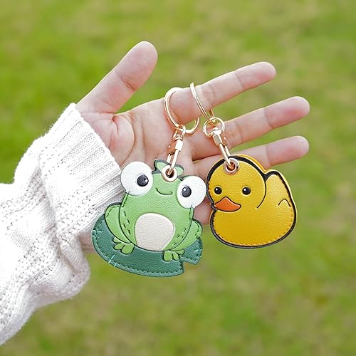Miniatura 5 de XEEWEN Paquete de 2 llaveros de piel para Airtag para mujer, diseño de rana kawaii, pato, funda oculta para Apple AirTag