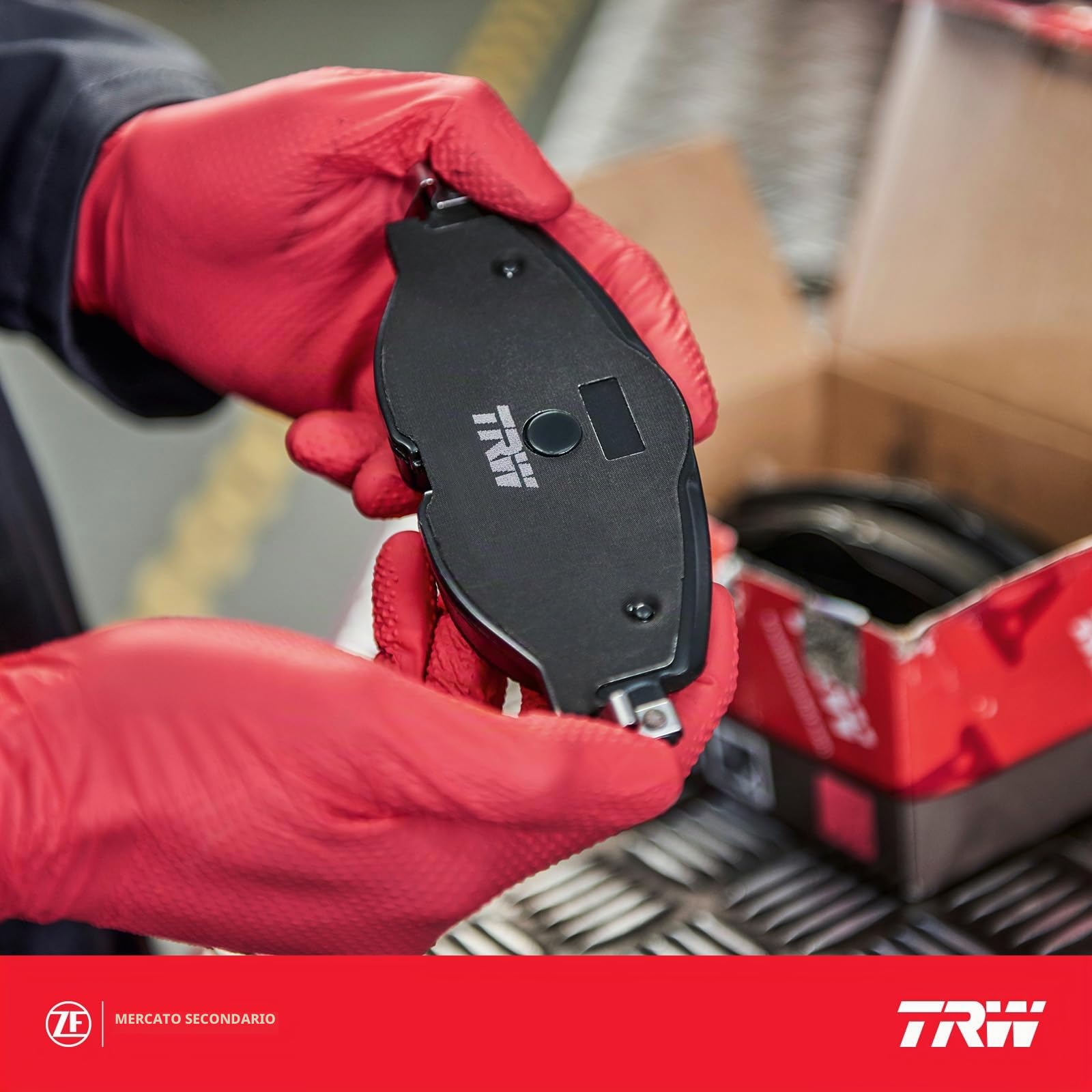 TRW GDB2115 Pastiglie Freno Set di 4 para Ford Escape/Kuga II (DM2) 2012 - Assale Posteriore e Altri Veicoli | Compatibile con: FORD MONDEO V Schrägheck, MONDEO V Stufenheck, MONDEO V Turnier