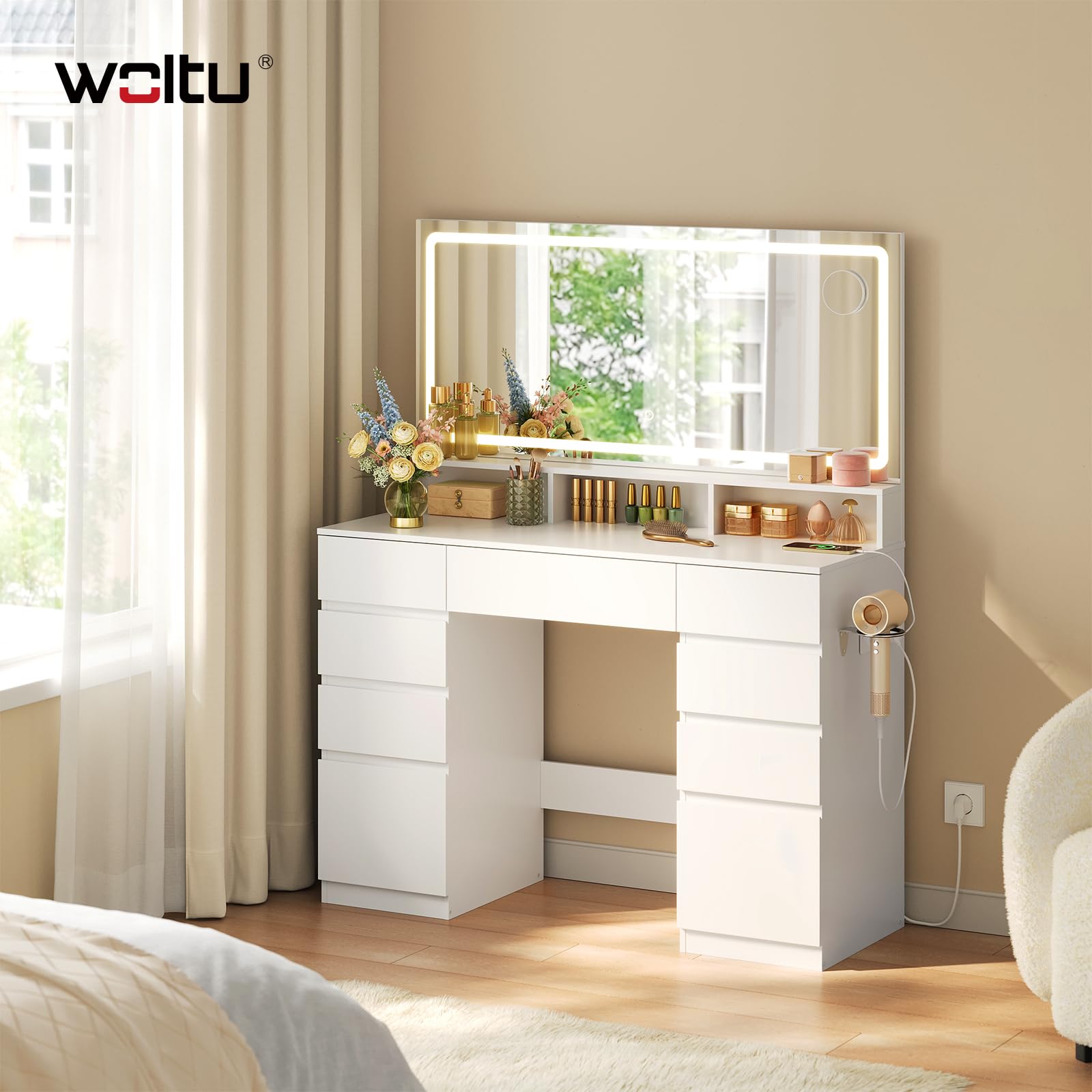 WOLTU Coiffeuse avec Grand Miroir LED et Miroir Grossissant, Table de Maquillage avec Station de Charge, 9 Tiroirs, 3 Étagères & Support Sèche-Cheveux, Meuble Moderne en Bois pour Chambre, Blanche