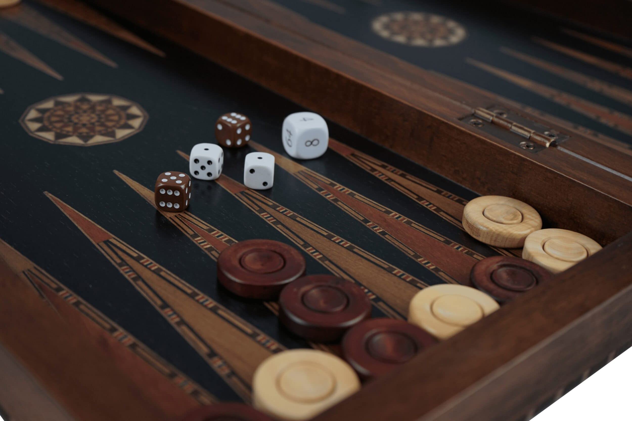 Grande set di scacchi e backgammon in legno Helena in ebano rurale con pezzi di scacchi Staunton tedeschi ebanizzati 50,8 cm