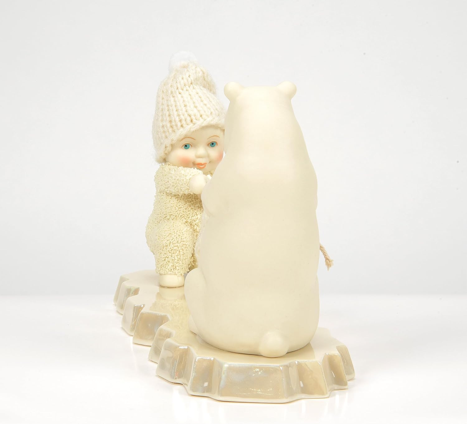 Department 56 Snowbabies Polar Shores the Stockings are Hung Figurine, 3.94 Inch, Multicolor