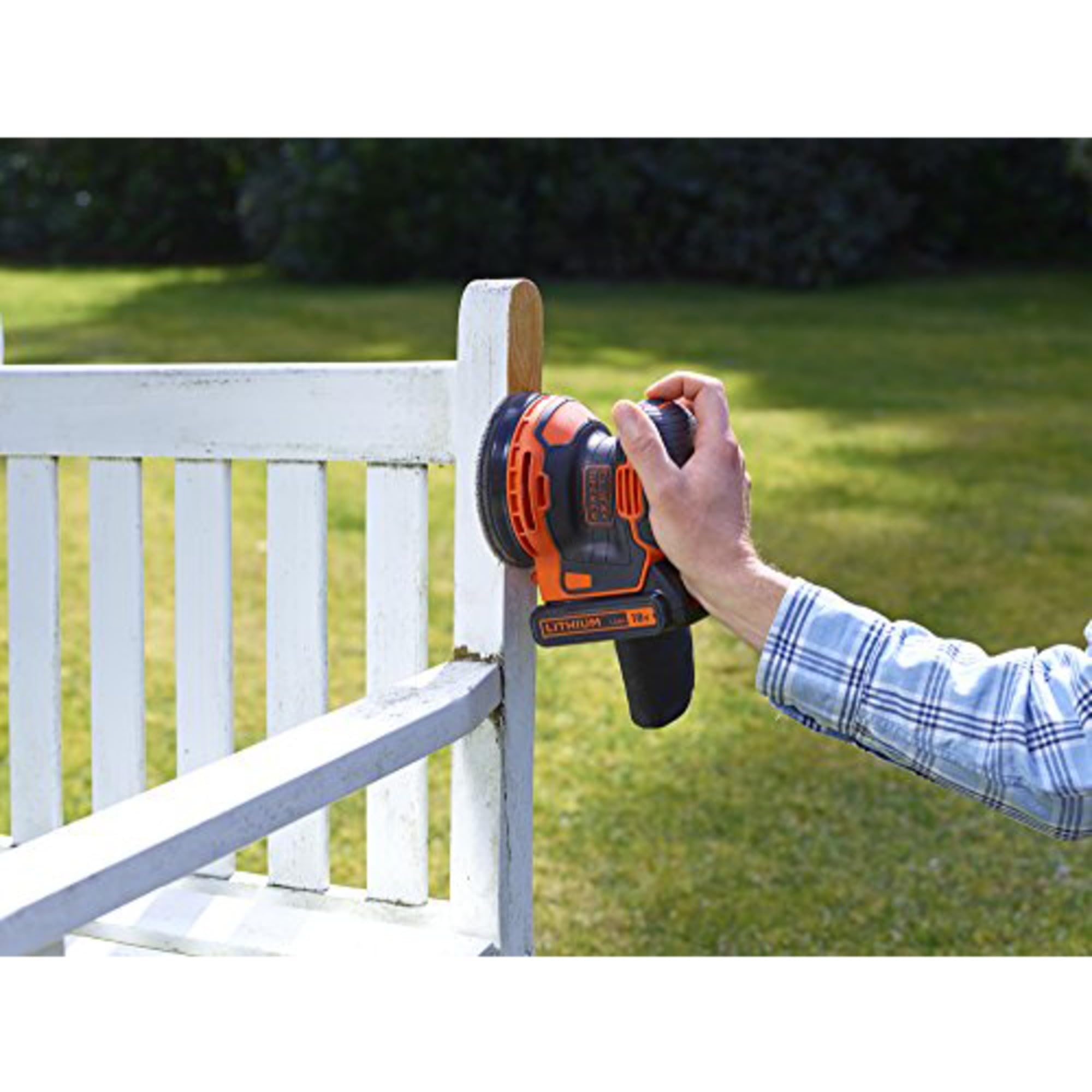 Black+Decker Akumulatorowa szlifierka mimośrodowa (18 V, 1,5 Ah, do szlifowania/polerowania, ergonomiczny uchwyt, w zestawie akumulator, ładowarka, kratka szlifierska (K80) i torba na narzędzia,