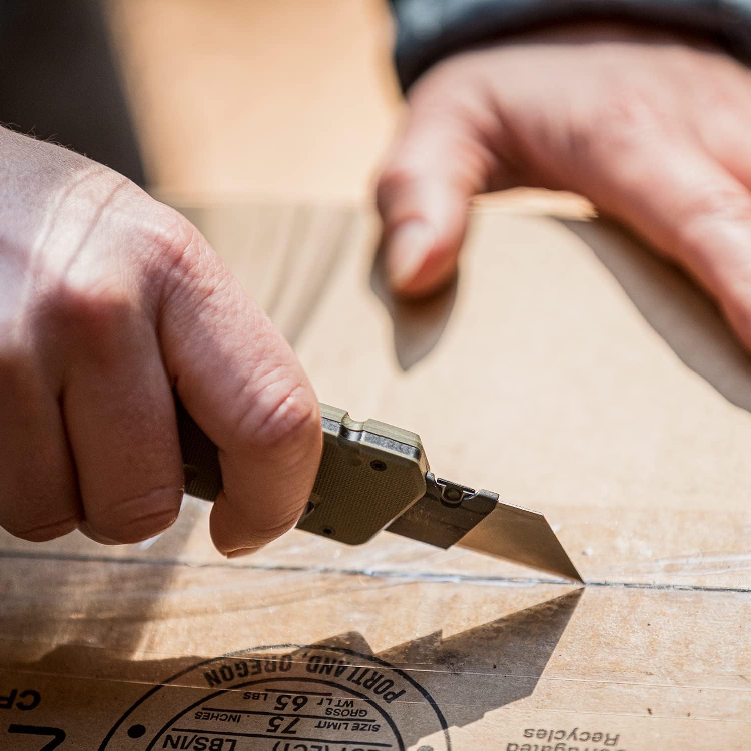 Gerber Gear Prybrid Utility Knife with Pry Bar, EDC Multi-Tool Pocket Razor Knife with Retractable Blade, Green