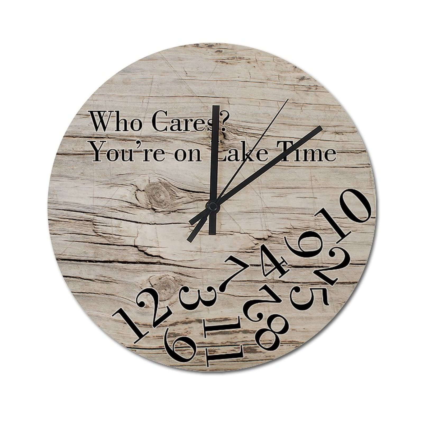 Horloge murale ronde bois vintage pour embellir un mur de maison