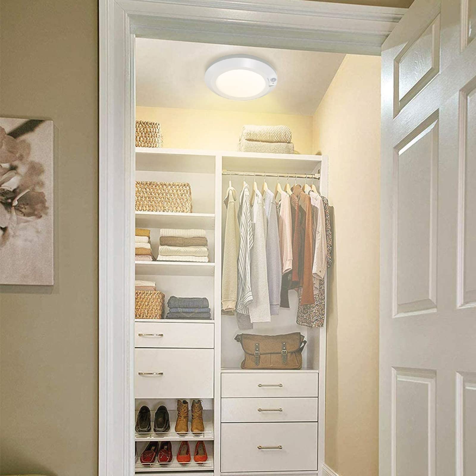 Plafonnier LED Alimenté par Batterie Avec Détecteur de Mouvement, 210lm éclairage de Placard à Piles Pour Garde-Manger, Armoire, Salle de Bain, Cage d'escalier – 3000K Blanc Chaud