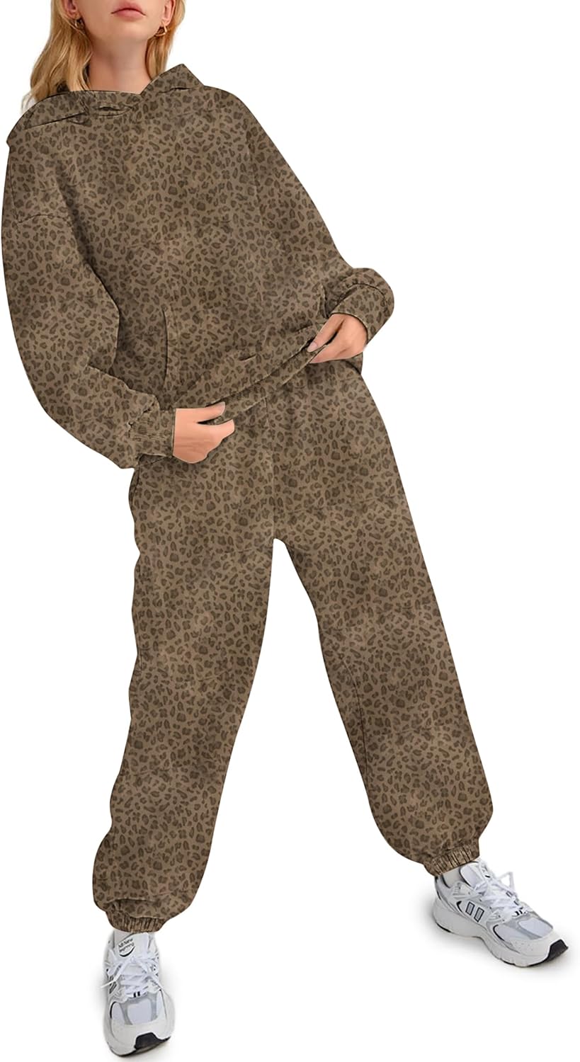 2 Piece Camo Sweatsuits for Women Oversized Maple Leaf Hoodies Sets Graphic Sweatshirts Tracksuits Fleece Fall Outfits
