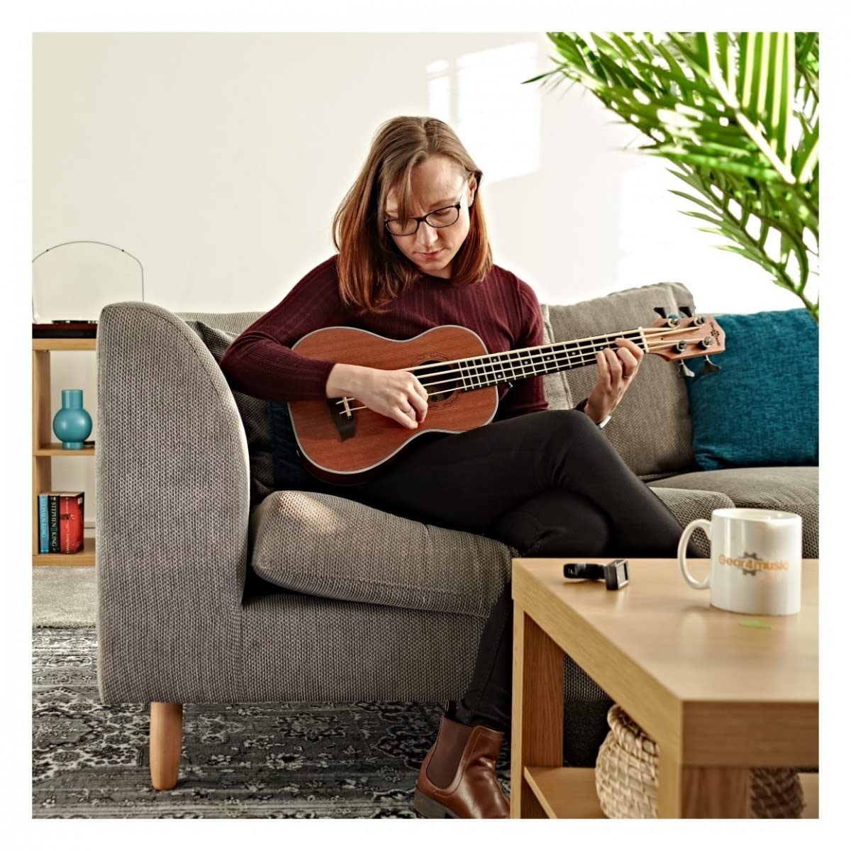Ukulele Sapele Electro Acoustic Bass di Gear4music - Elettrico | Preamplificatore Basso Progettato per un Tono Amplificato Preciso, Costruzione in Sapele, Tastiera Ebanizzata, Aquila