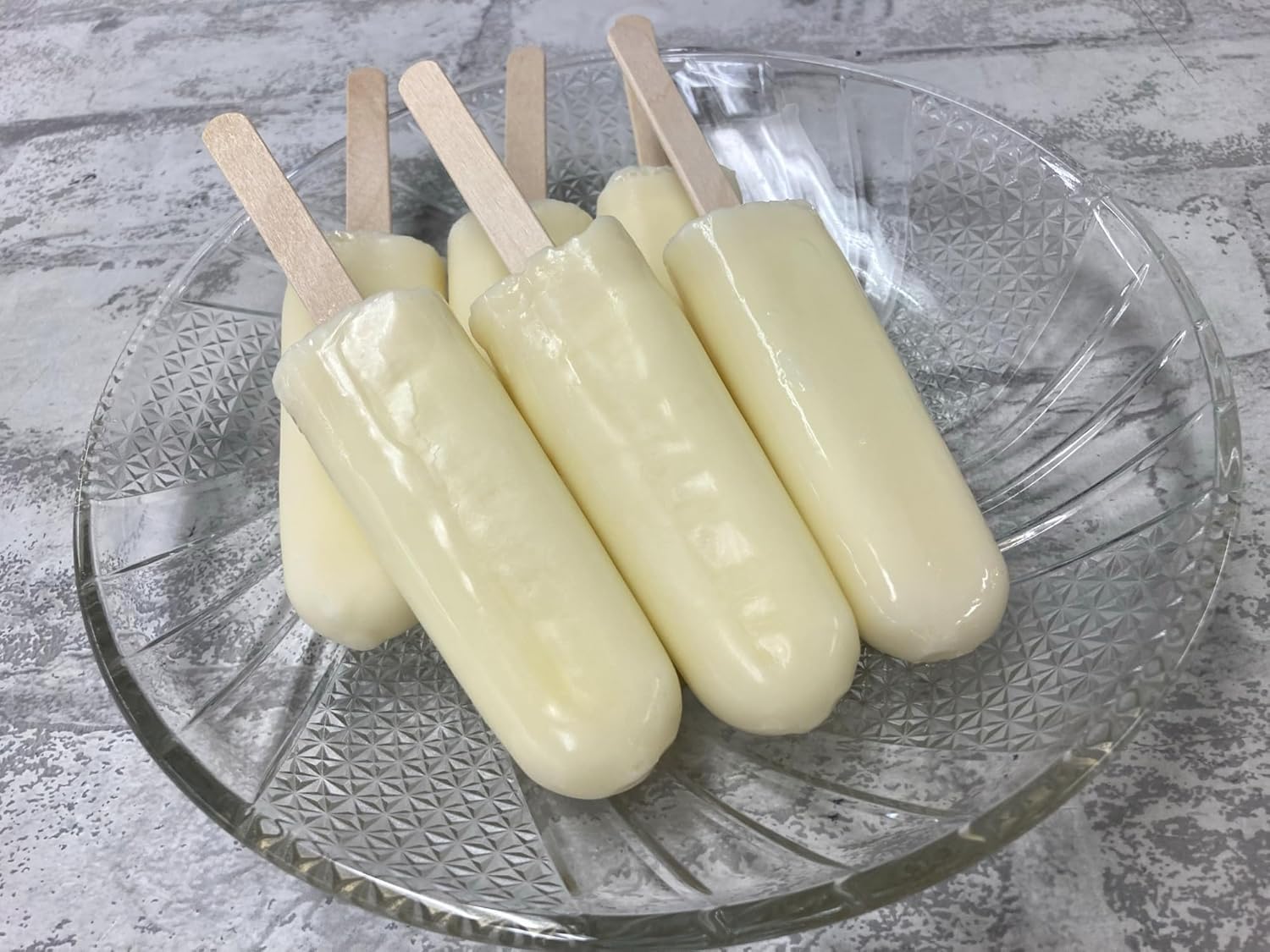 Amazon.co.jp: 赤城乳業 ミルクレア マダガスカルバニラ 40ml×6本入×8