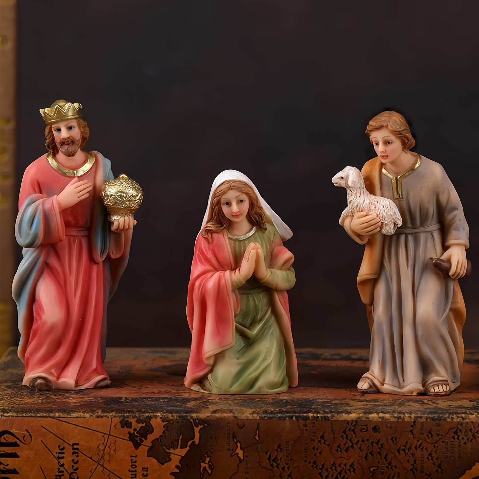 Générique Weihnachtsfiguren aus Kunstharz, handbemalt, traditionell