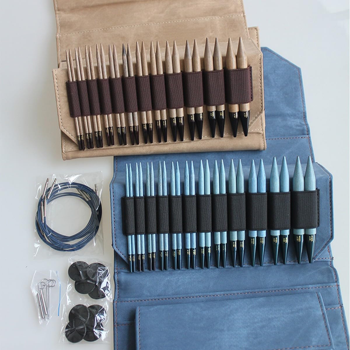 Lotus Yarns Lykke Rundstricknadel-Set, 12,5 cm, buntes Holz, austauschbar, 12 Paar Nadelspitzen, 5 Kordeln, 2 Verbinder, 4 Schlüssel und 8 Stopper (Indigo)