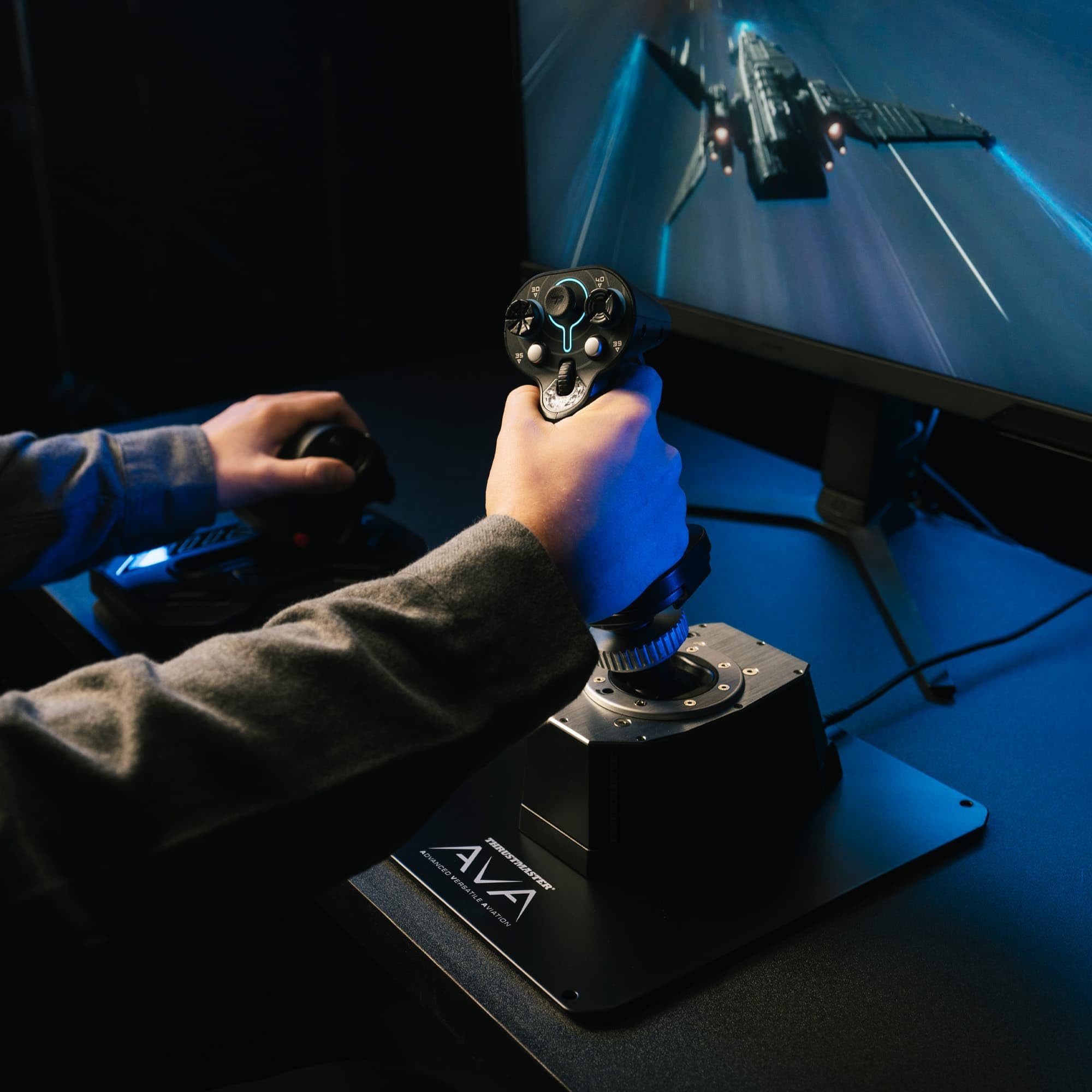 Thrustmaster Sol-R 3 AVA Add-On Grip - Empuñadura de Vuelo Espacial para PC (Compatible con Base AVA y Warthog, Diseño Ergonómico Pro, 19 Botones de Acción) Negro