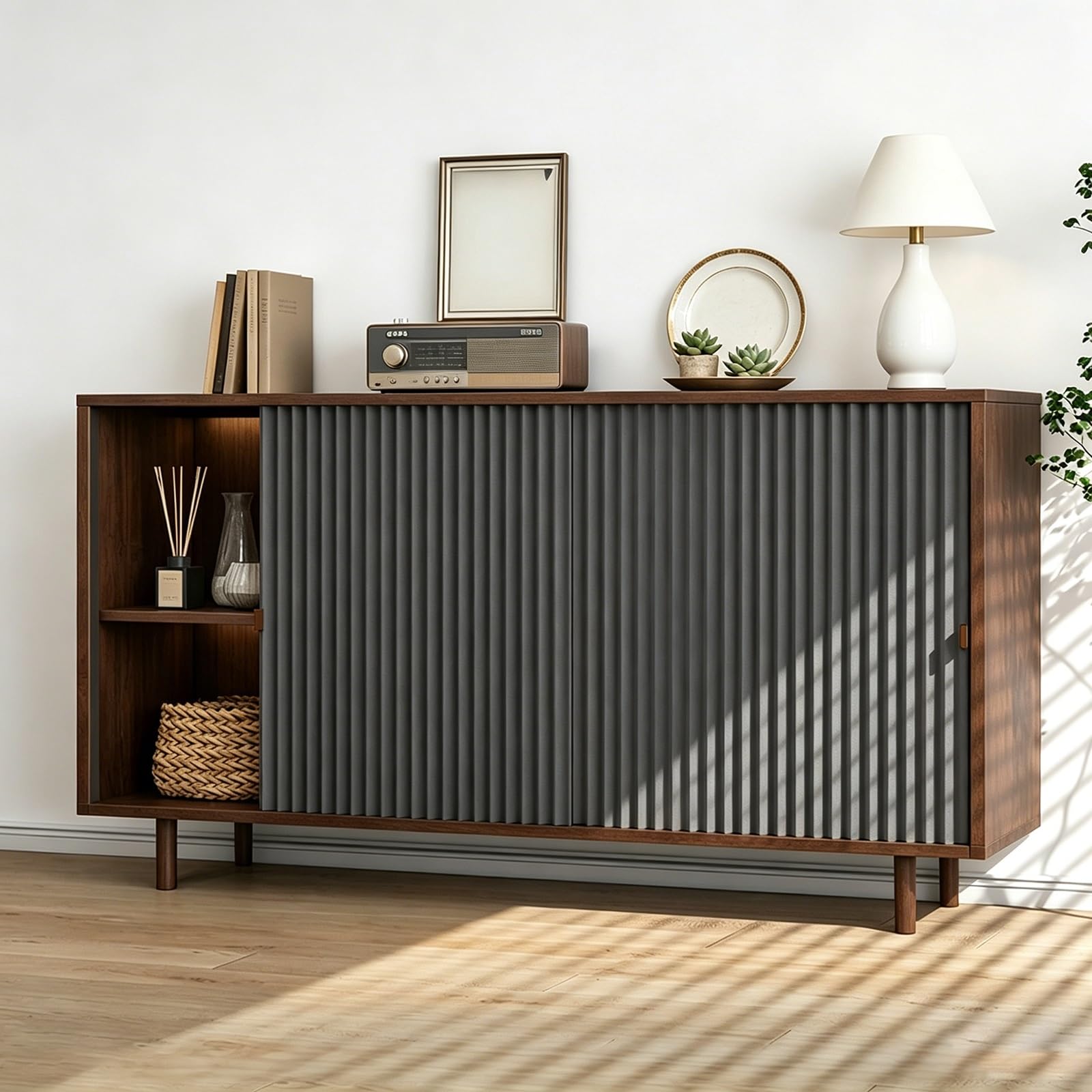 Cortinas de estantería con riel autoadhesivo para dar calidez a tu cocina moderna