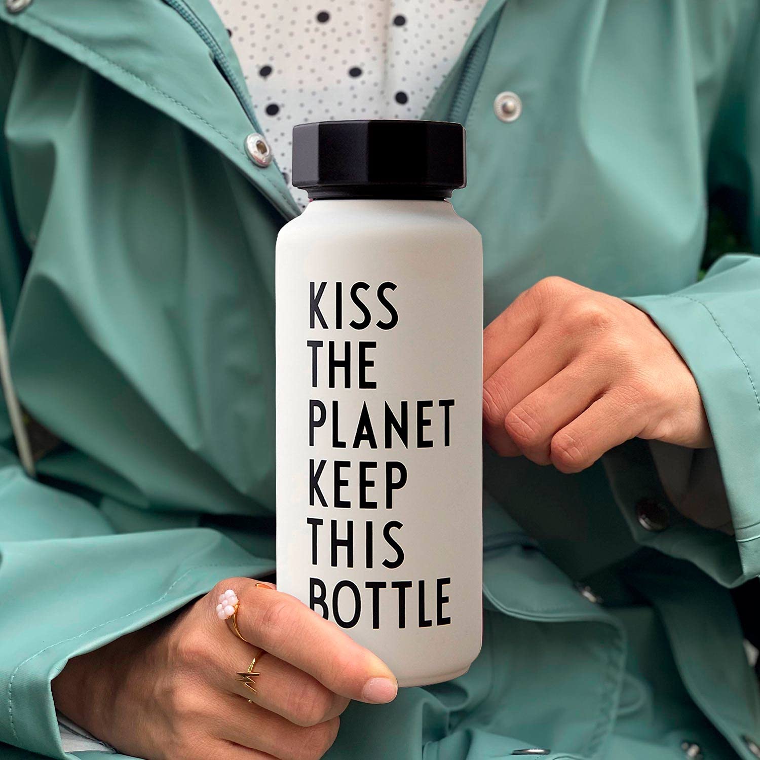 Waarom Een Gepersonaliseerde Herbruikbare Drinkfles Het Perfecte Kerstcadeau Is Waarom Een Gepersonaliseerde Herbruikbare Drinkfles Het Perfecte Kerstcadeau Is