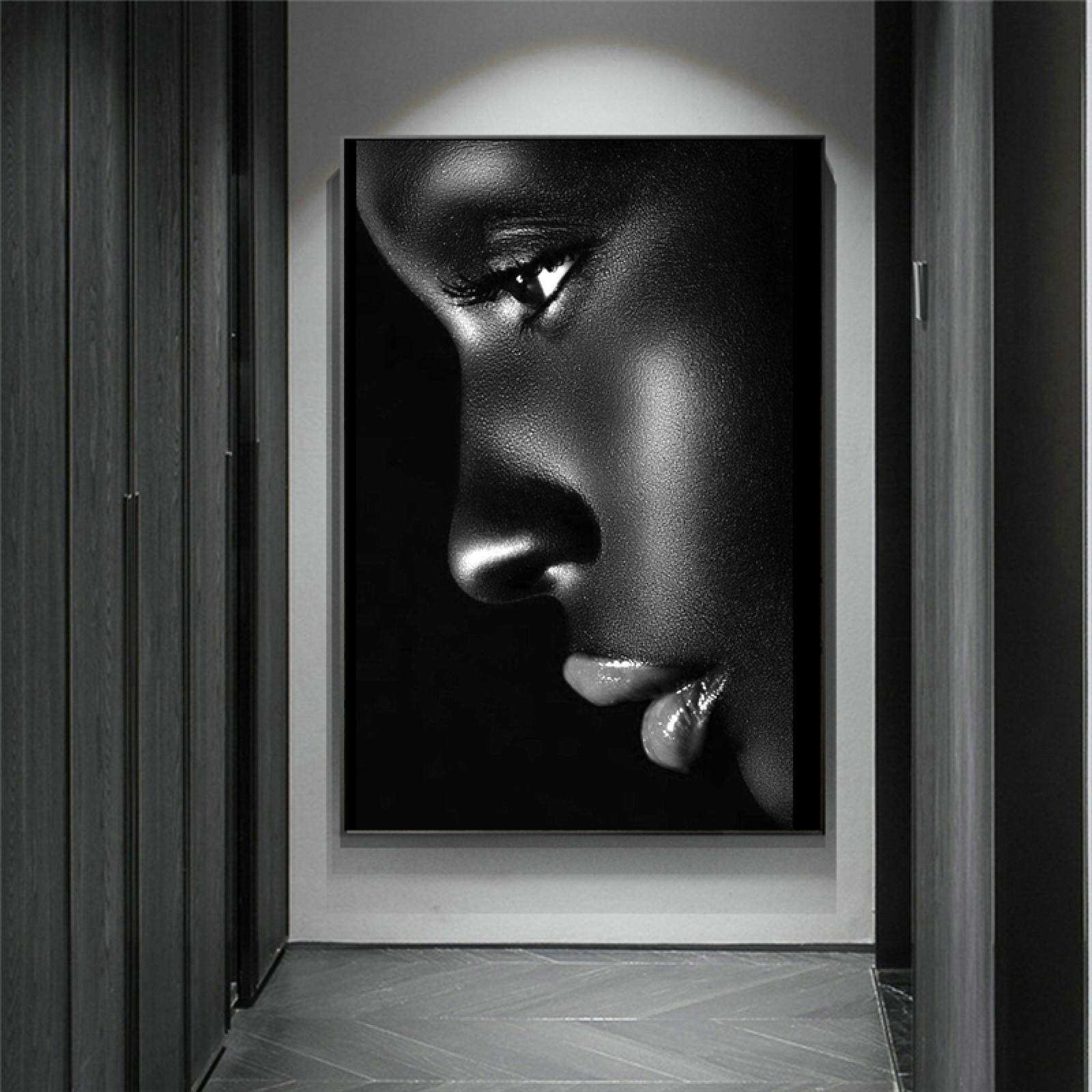 Lienzo de mujer africana para decorar un salón moderno con estilo y elegancia