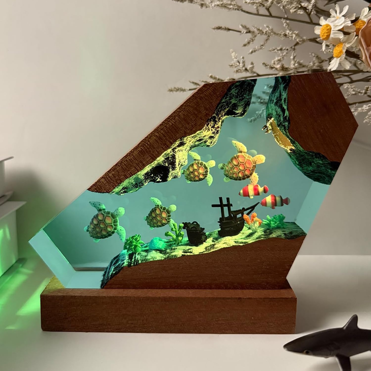 Sea Turtle Ocean Resin Lamp - Handmade Resin Night Light with USB Port, Variable Lights, Sea Turtle Gifts for Women and Men, Ocean Enthusiast Collectibles, Unique Birthday Gifts for Him & Her (8"x5")