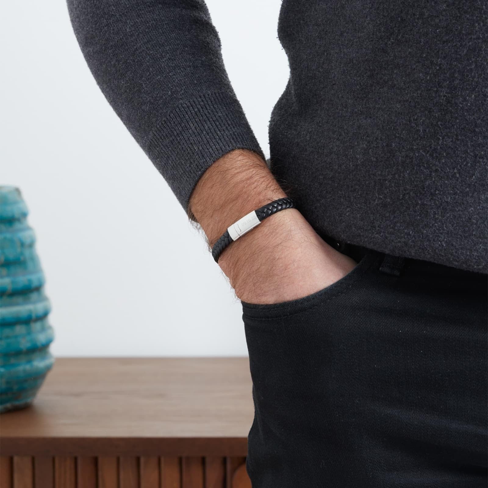 Bracelet homme personnalisé en cuir tressé noir avec boucle argentée - Idée cadeau homme - Noël - Saint Valentin - Anniversaires - Fête des Pères
