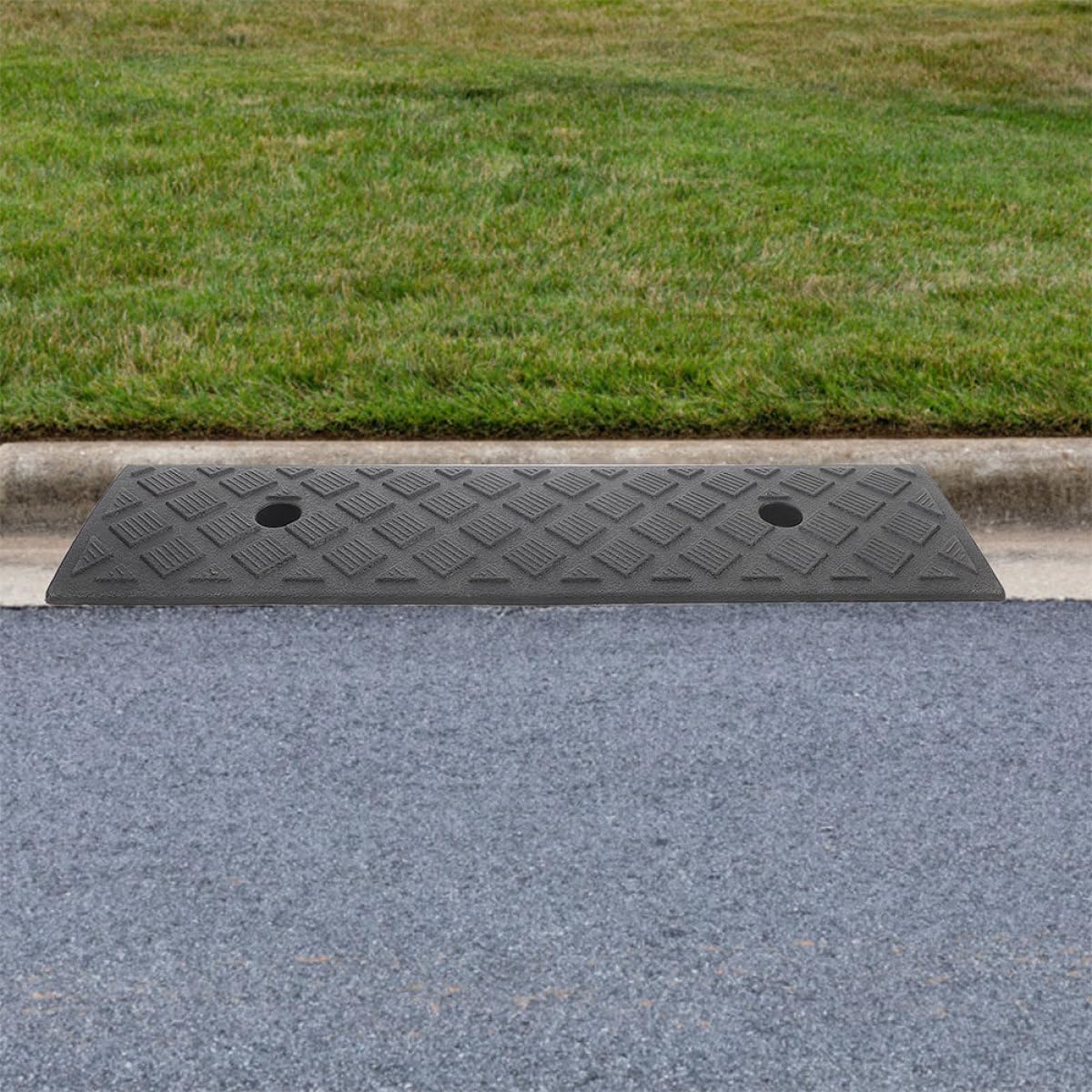 2 Pezzi Pedana per Auto in Plastica Nera 50x13x3 Cm, Rampe di Accesso Antiscivolo per Gradini Interni e Marciapiedi, Portatile e Resistente per Scooter, Bicicletta, Veicoli a Due