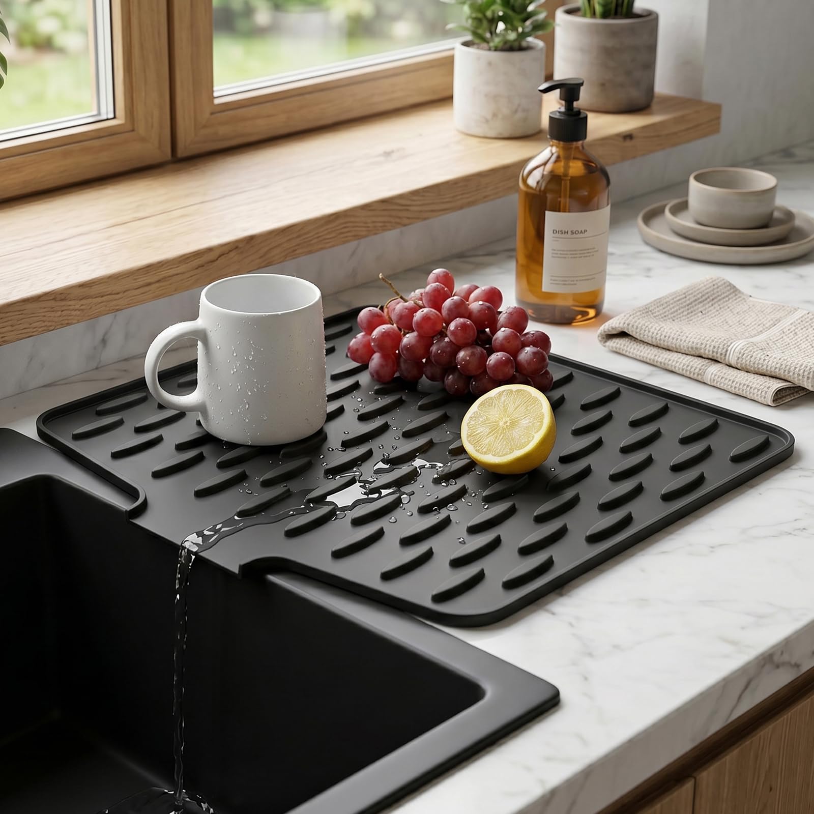 Silicone Draining Mat for Kitchen Counter, Non Slip Dish Drying Mat with Drain Lip, Heat Resistant Sink Drainer Mat, Foldable Draining Board Mat, Fast Drying Silicone Mat for Worktops Campervan Black