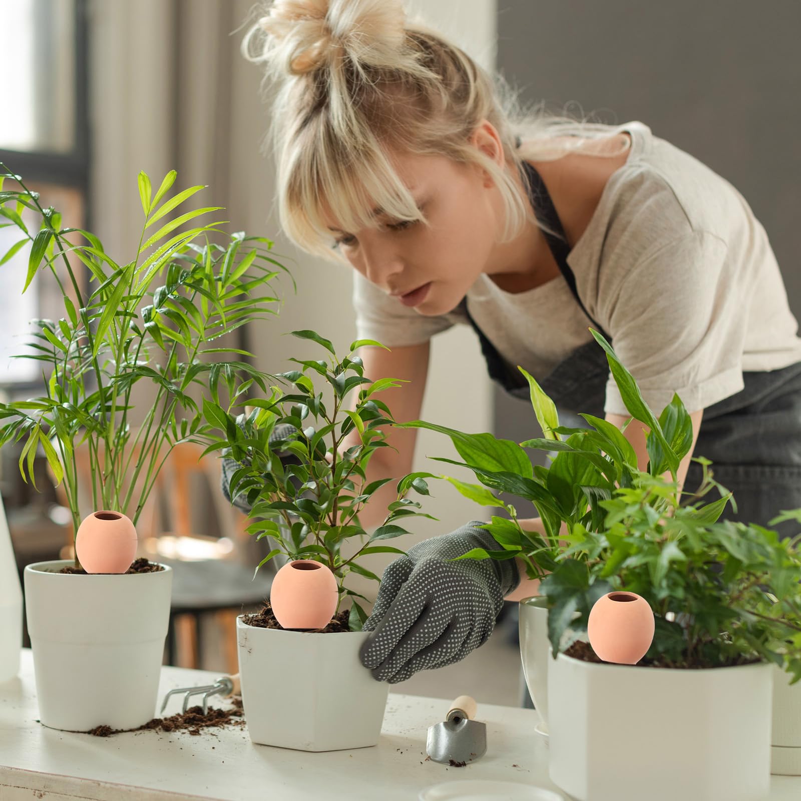Nuenen 12 Cônes d'Arrosage pour Plantes Boule d'Arrosage Distributeur d'eau Jardinières de Balcon Boules d'Arrosage Plantes en Argile Aide à l'Arrosage Automatique pour Intérieur Extérieur