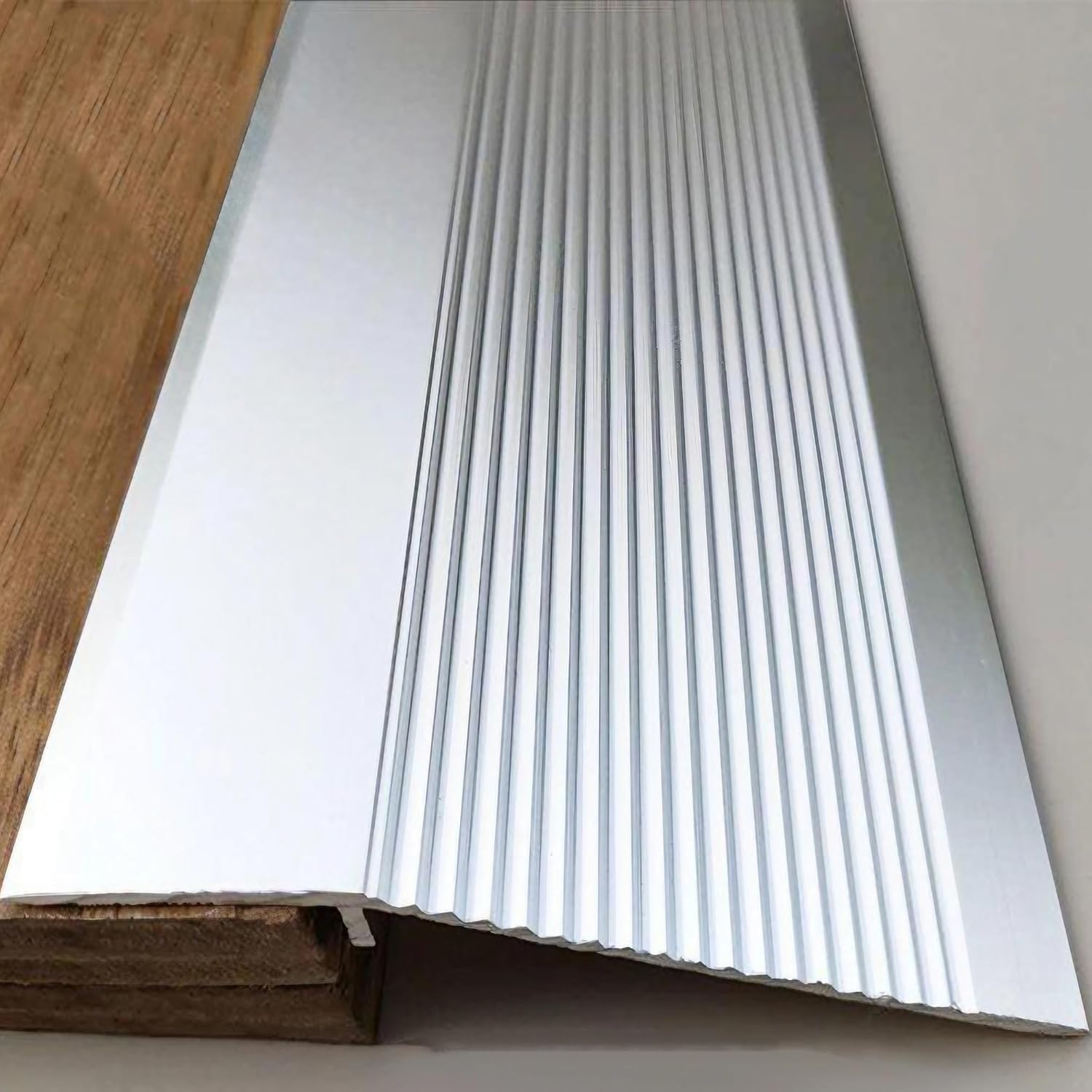Aluminium Door Sill Strip Laminate Floor Edge Metal Transition Threshold Separator for Openings Carpet Tile Roller(Silver,270cm)