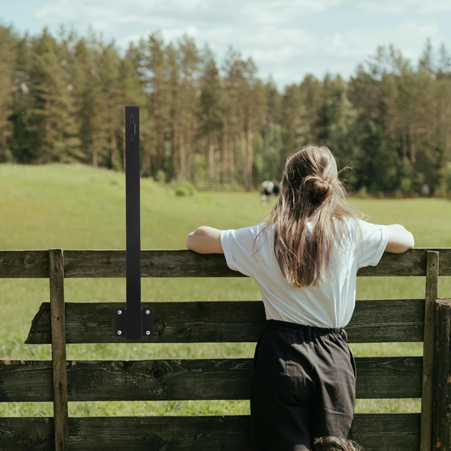 4pcs Outdoor Metal Light Poles for String Lights 40cm Square Tube Hanging Support Rods for Patio Garden Fence with Bird Feeder Mount