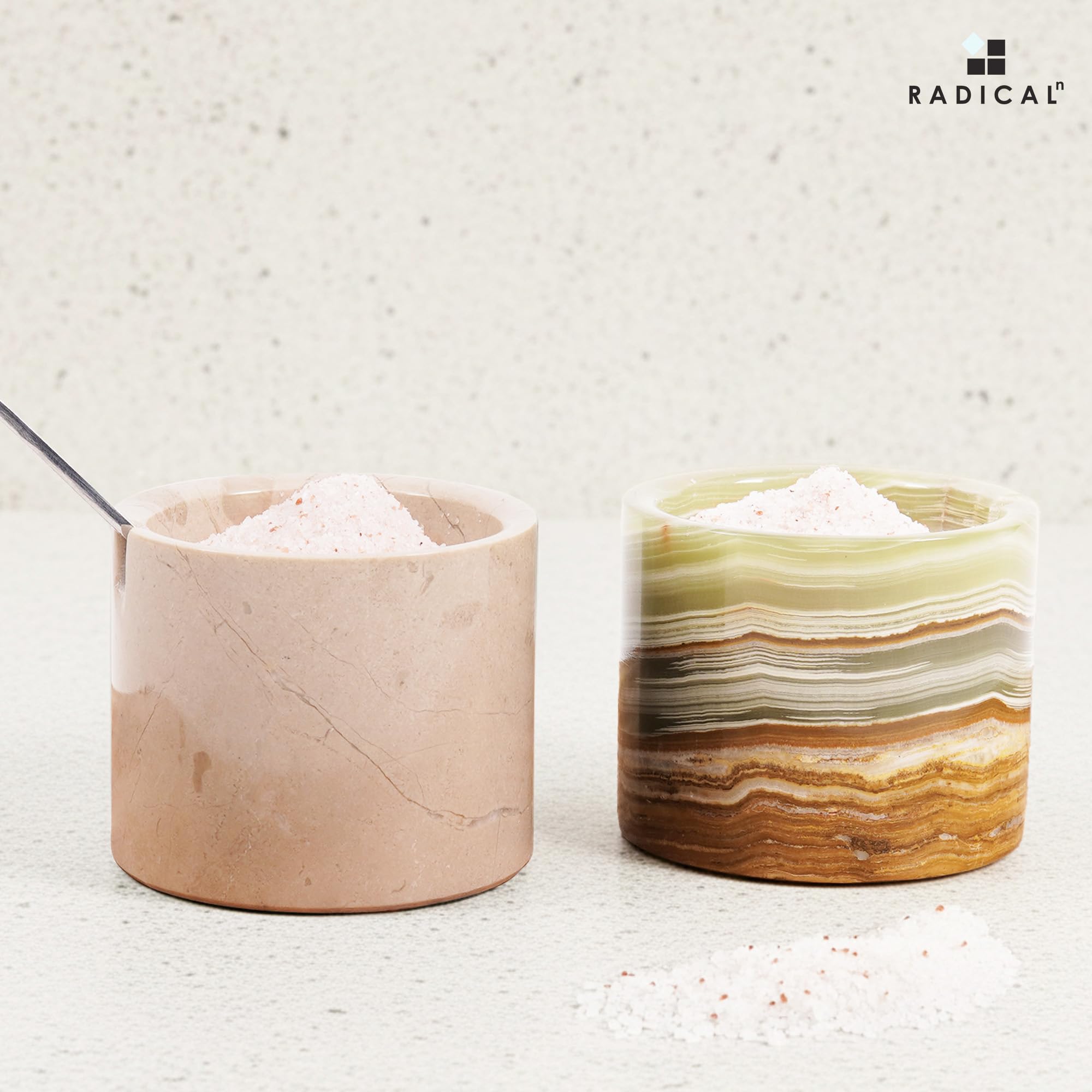 Radicaln Verona and Green Lot de 2 pots à sel en marbre avec couvercle et plateau de 7,6 cm faits à la main pour le rangement de la cuisine, sucrier de table et salière pour comptoir