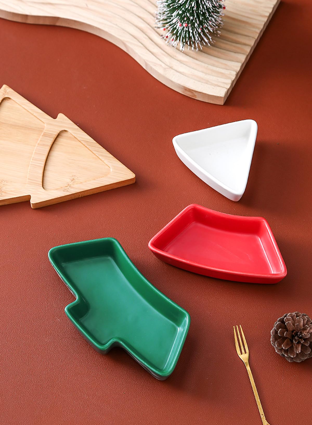Set di piatti colorati per albero di Natale, 30,5 cm, in ceramica, con vassoio in bambù, albero di Natale, antipasto, dessert, insalata, piattini, ciotola, posate, piatto da portata