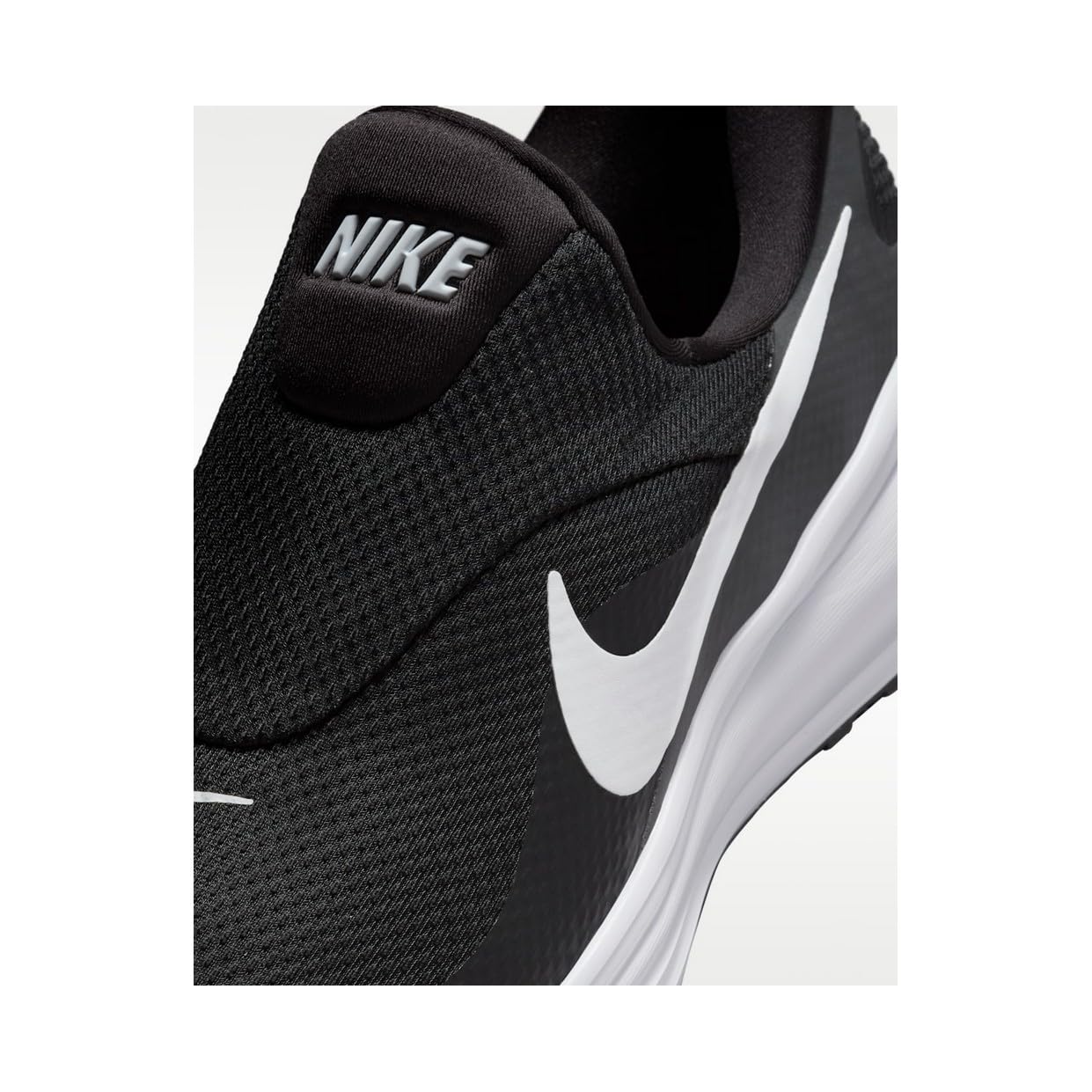 Nike Revolution 8 Easyon Scarpe da corsaUomo