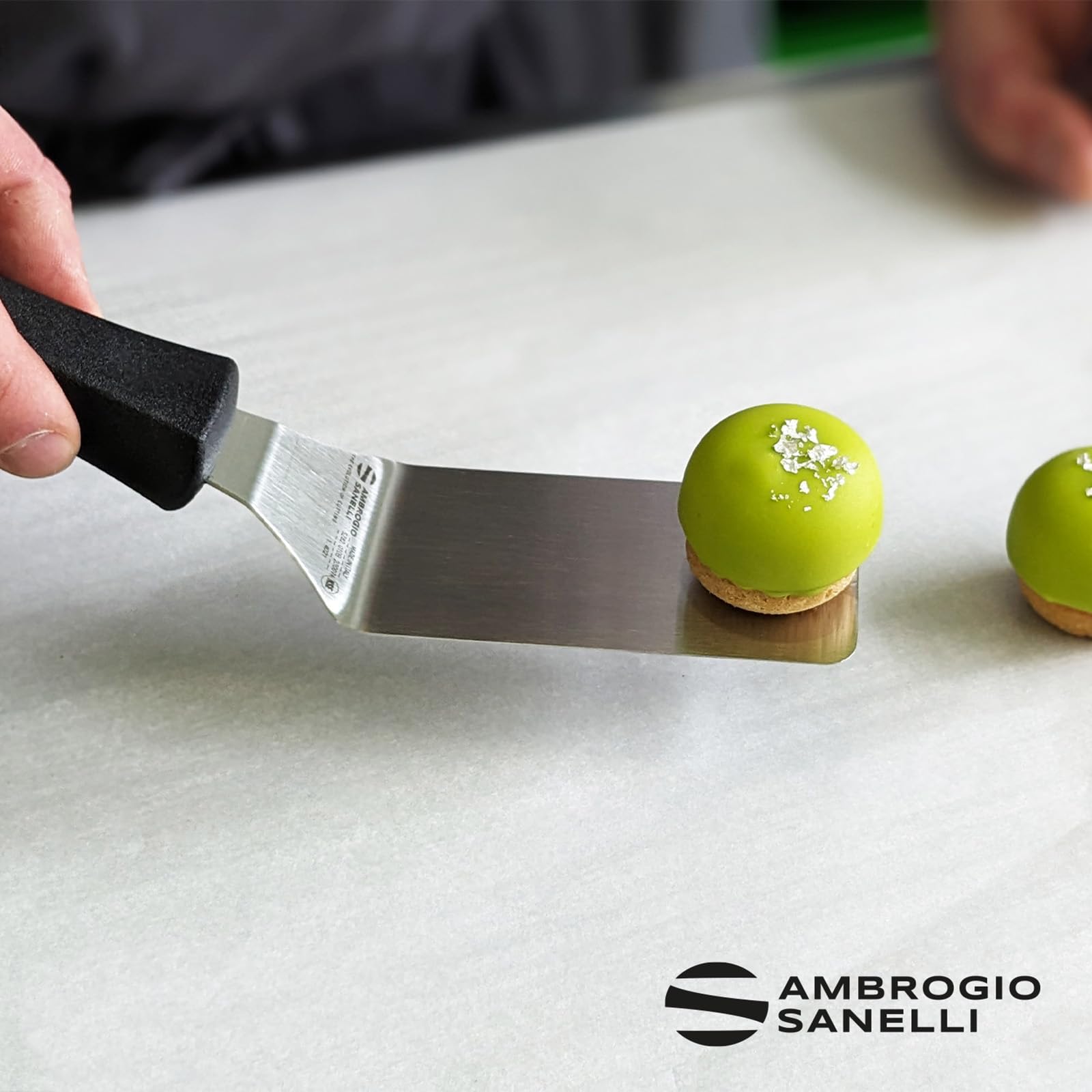Ambrogio Sanelli, Linea Supra, Spatola Rettangolare Piegata per Pasticceria con Lama da 10x6 cm in Acciaio Inox, Impugnatura in SEBS Pratica ed Ergonomica, Certificata MOCA, Made in Italy