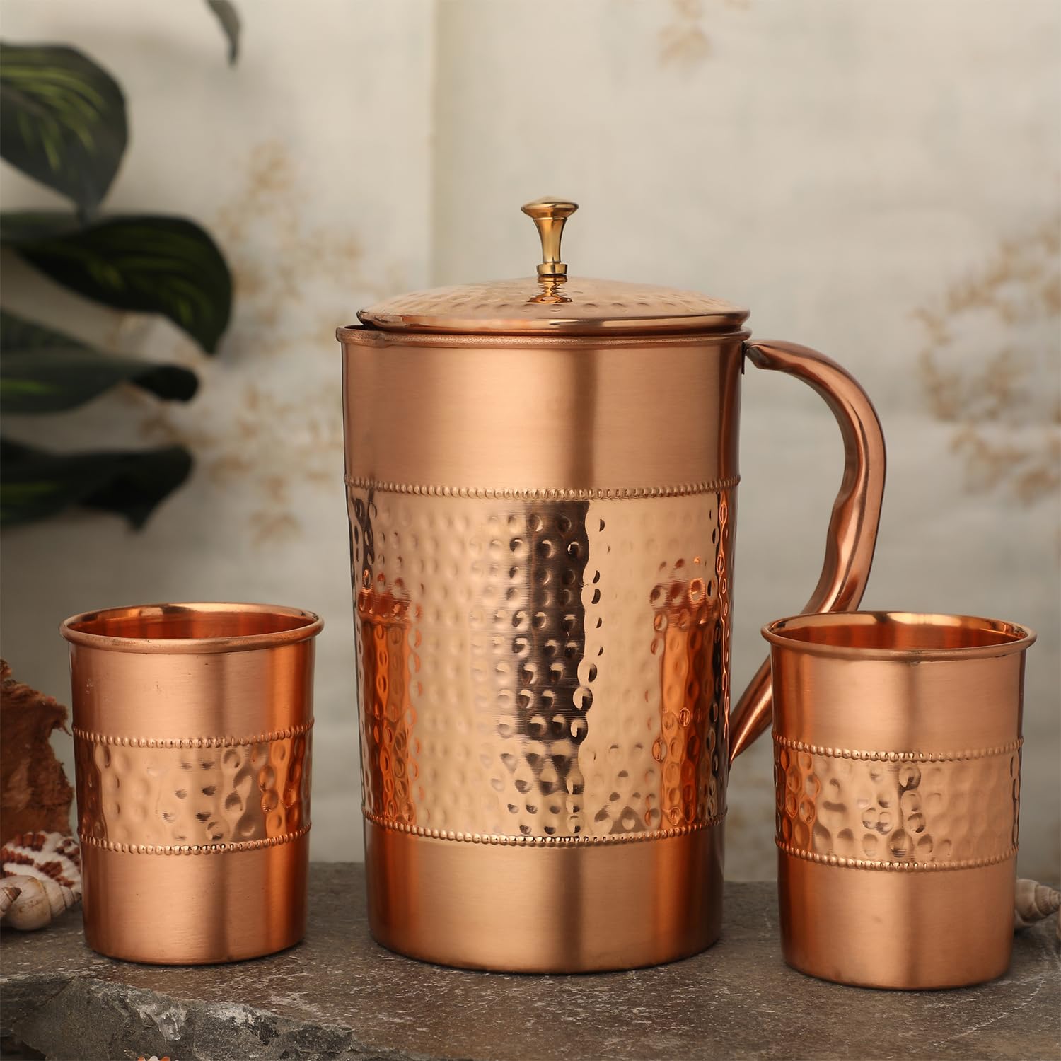 Carafe à eau en cuivre pur avec 2 gobelets en cuivre (martelé et motif uni) pour les bienfaits de la santé ayurvédique (avec verre droit)