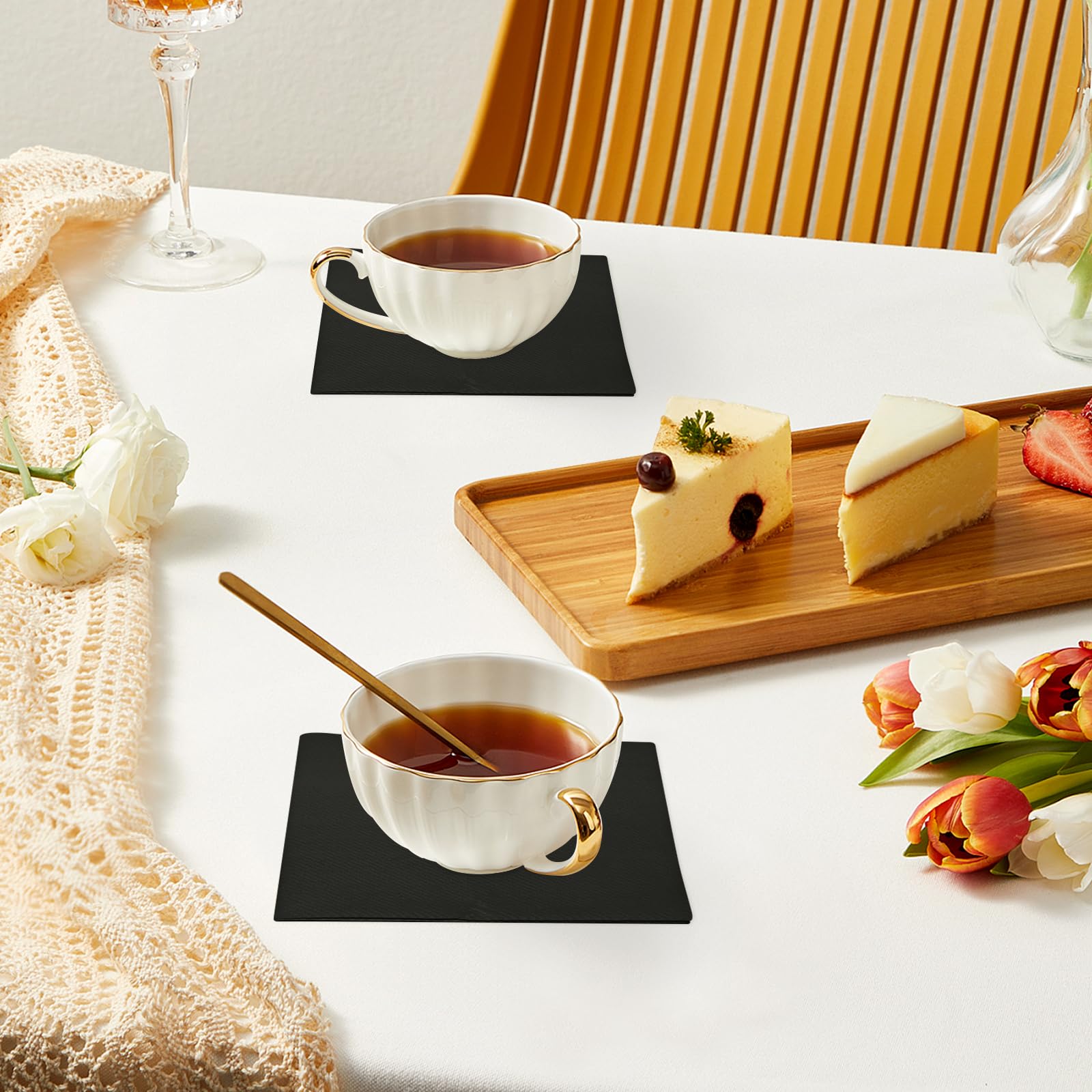 Servilletas de bebidas con tacto de lino negro, 200 servilletas desechables de cóctel, suaves y absorbentes, pliegue de 1/4, servilletas negras de 5 x 5 pulgadas para bar, cafetería, fiesta, boda o