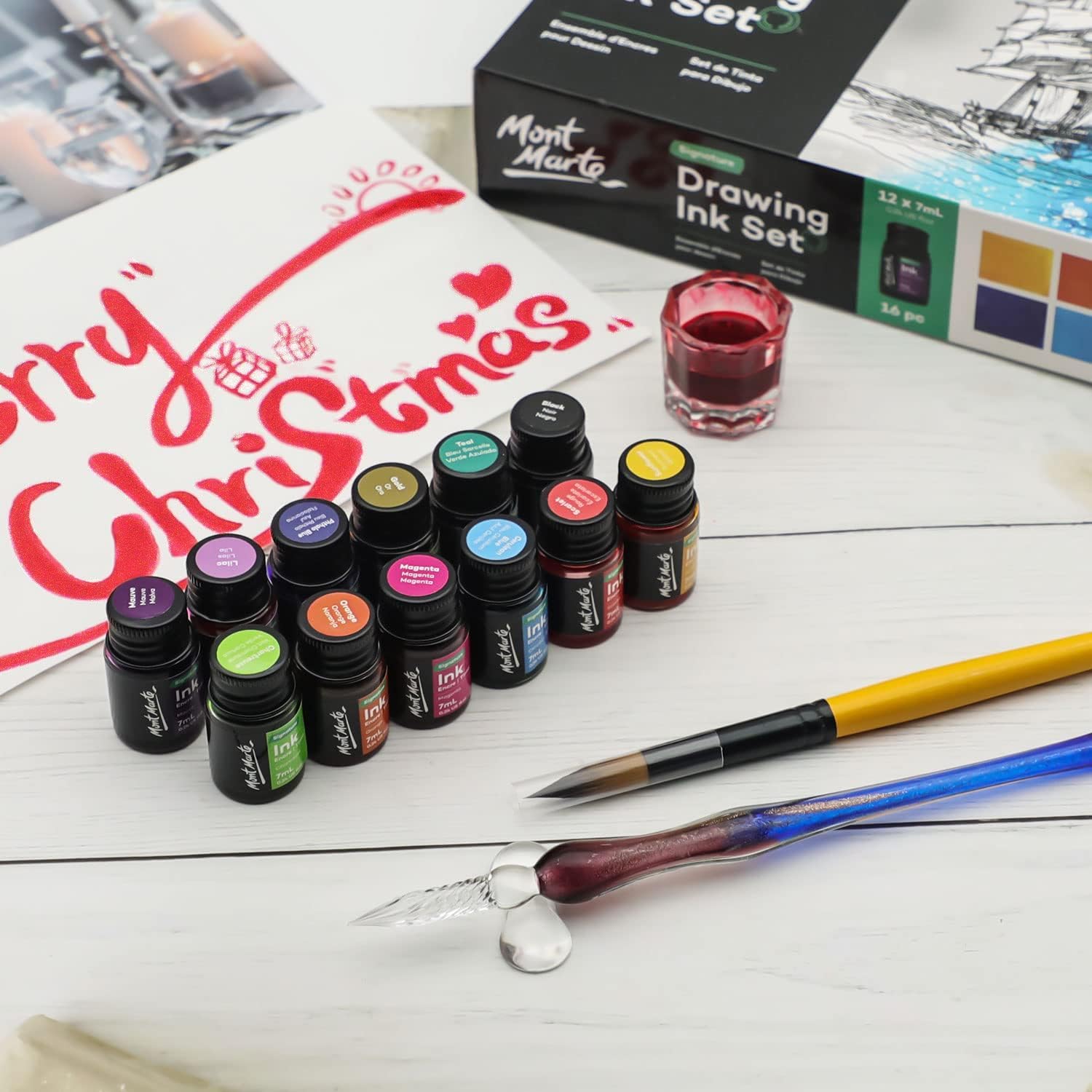 Mont Marte Kit d'encre à dessin Signature 16 pièces, comprend 12 couleurs d'encre de 7 ml, stylo trempette pour verre, pinceau, repose-stylo, puits d'encre, idéal pour l'illustration, la calligraphie,