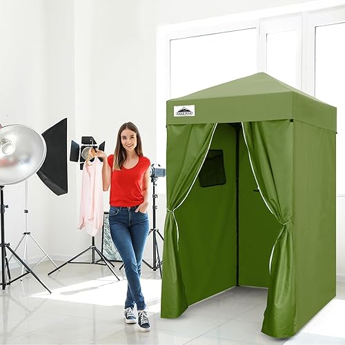 Vista 196 de EAGLE PEAK Flex - Toldo emergente ultra compacto de 4 x 4, refugio solar, vestidor, toldo portátil de privacidad tipo cabana para piscina, sesiones