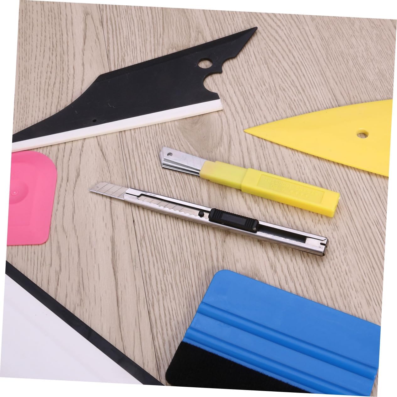 Unomor 8Pcs Window Tint Installation Kit Complete Vehicle Glass Film Squeegee and Scraper Tools for Film Application Lightweight Material Convenient Storage