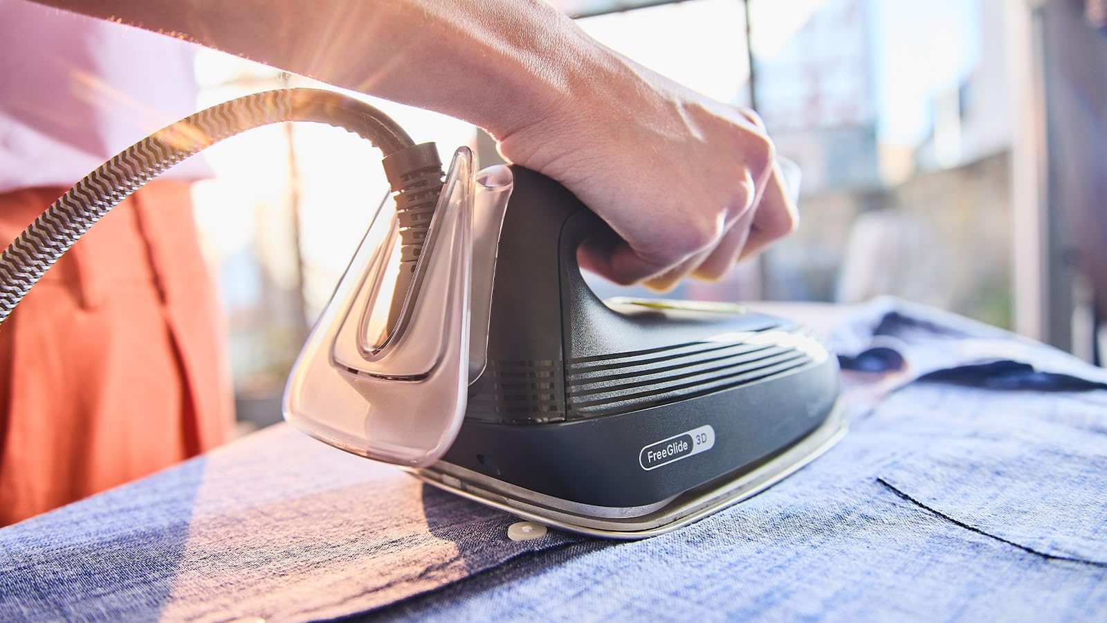 Braun CareStyle 3 IS3257BK stacja parowa z technologią FreeGlide 3D, szybkie nagrzewanie, tryb iCare, prasowanie pionowe, zdejmowany zbiornik 1,8 l, 2200 W, kolor czarny