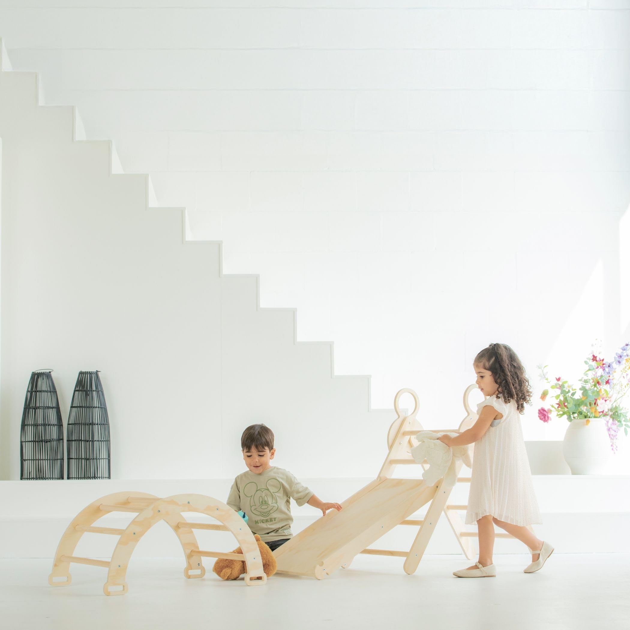 Mini Estructura de Escalada – Arco de Escalada y Rampa con Tobogán – Gimnasio Montessori de Interior – 176x47x82 cm – Natural