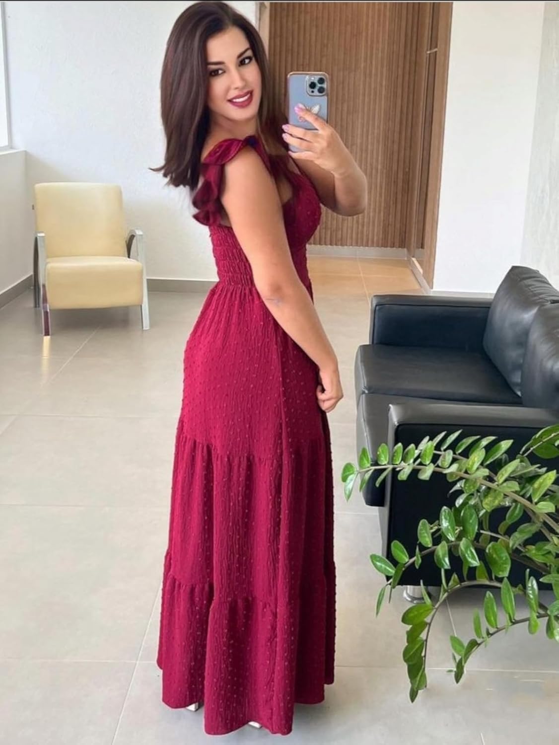 Vestido longo luxo franzido com babada na manga em promoção! Veja a oferta e mais achadinhos de Vestidos 8 Hoje é o melhor dia para comprar Vestido longo luxo franzido com babada na manga com aquele preço maroto! Promoção! Aproveite a oferta! 8