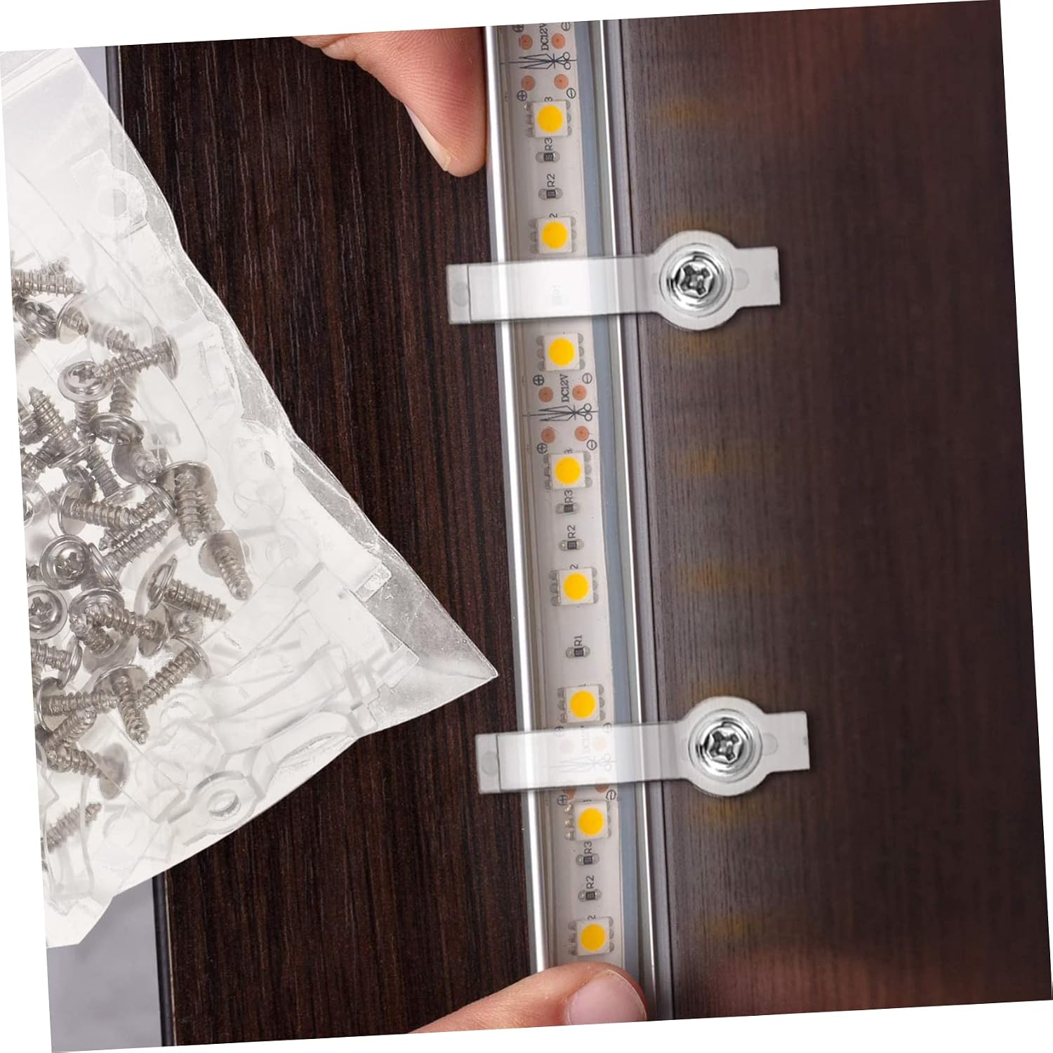 UPKOCH 400pcs Led Strip Lights Clips Plastic Led Strips Fixed Clips Light Material Heat Resistant Easy Installation