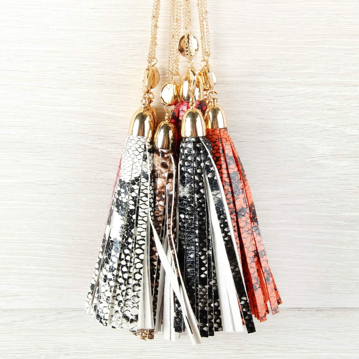 Miniatura 6 de RIAH FASHION Collar bohemio con borlas Cadena de cuentas largas con flecos de gamuza sintética de tela ligera, Metal, Base de metal