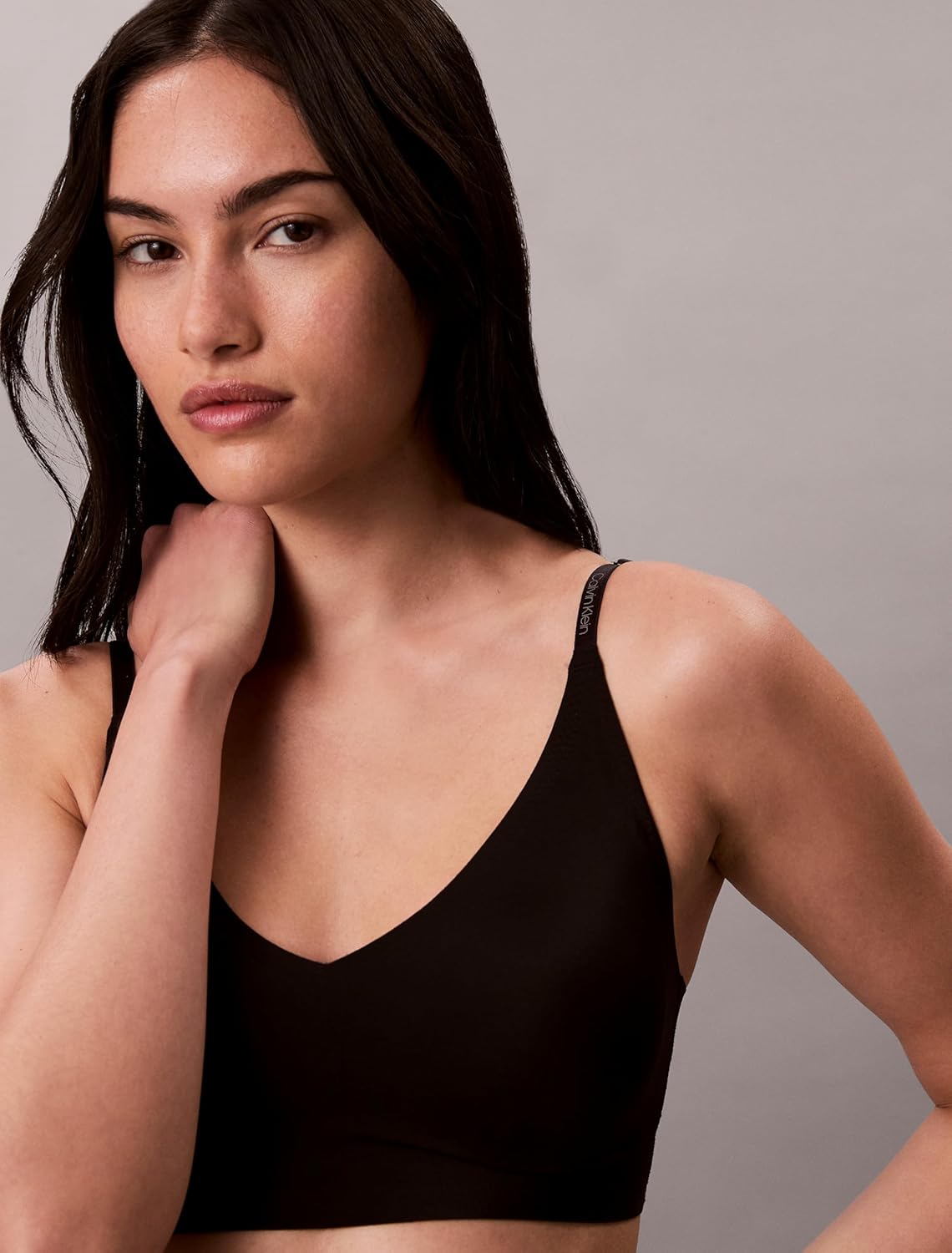Calvin Klein Women's Invisibles Comfort Lightly Lined Seamless Wireless Triangle Bralette Bra
