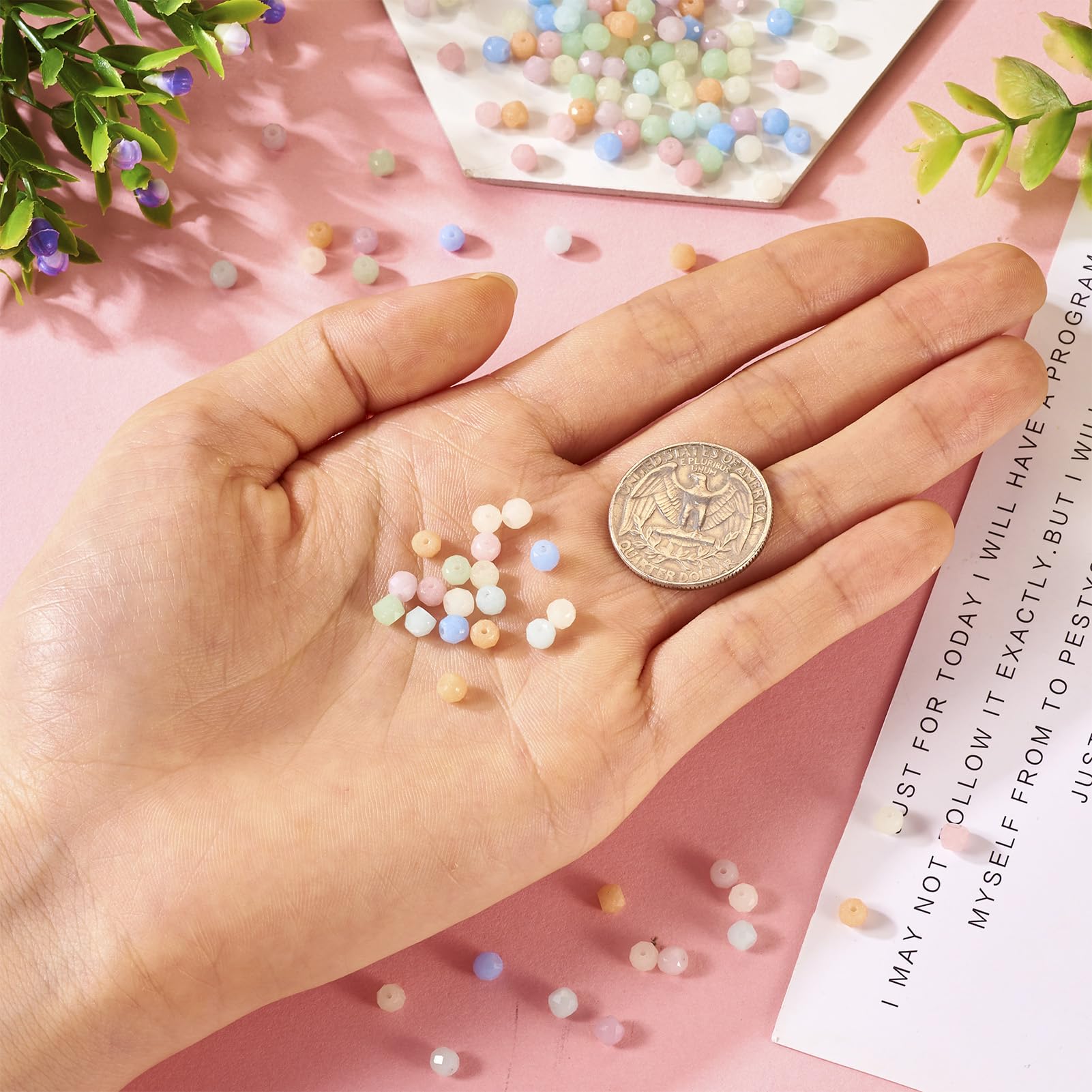 Amazon | Beadthoven 夜光石ビーズ ラウンドビーズ 4x3.5mm 約200個/箱 
