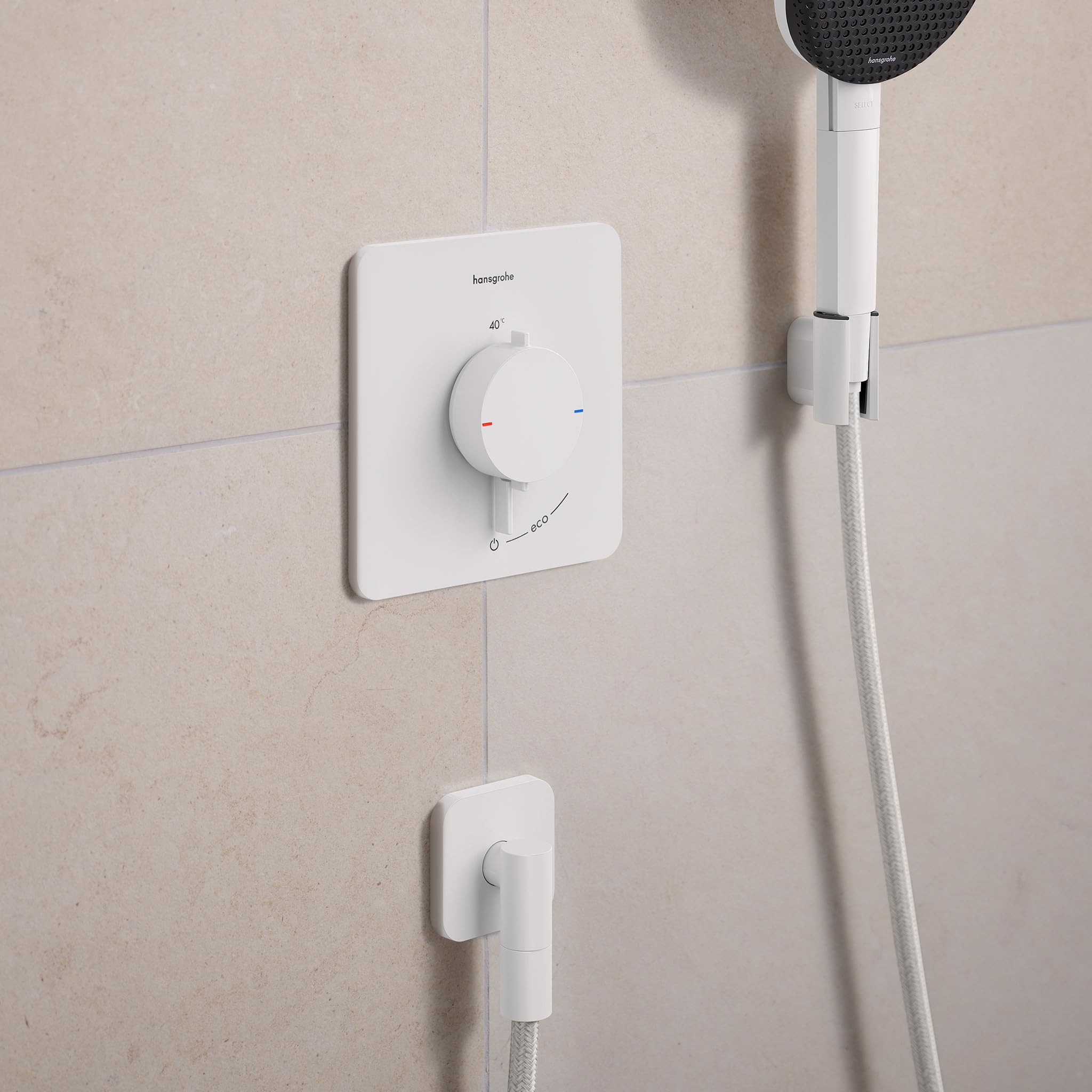 hansgrohe FixFit Fine Q - przyłącze węża prysznicowego, uniwersalne przyłącze ścienne z zaworem zwrotnym, łuk przyłączeniowy do ściany, matowa biel, 28884700