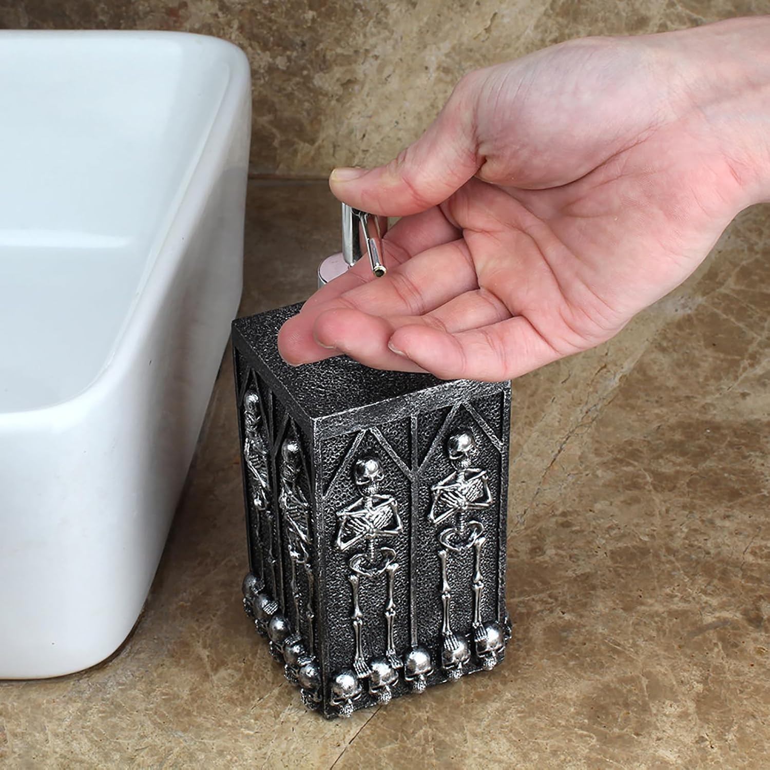 Halloween Skull Soap Dispenser with Rust Proof Pump, 2 Pcs Refillable Resin Punk Skeleton Liquid Hand Lotion Bottle and Soap Dish Holder Set for Kitchen Bathroom Home Decoration 460ml