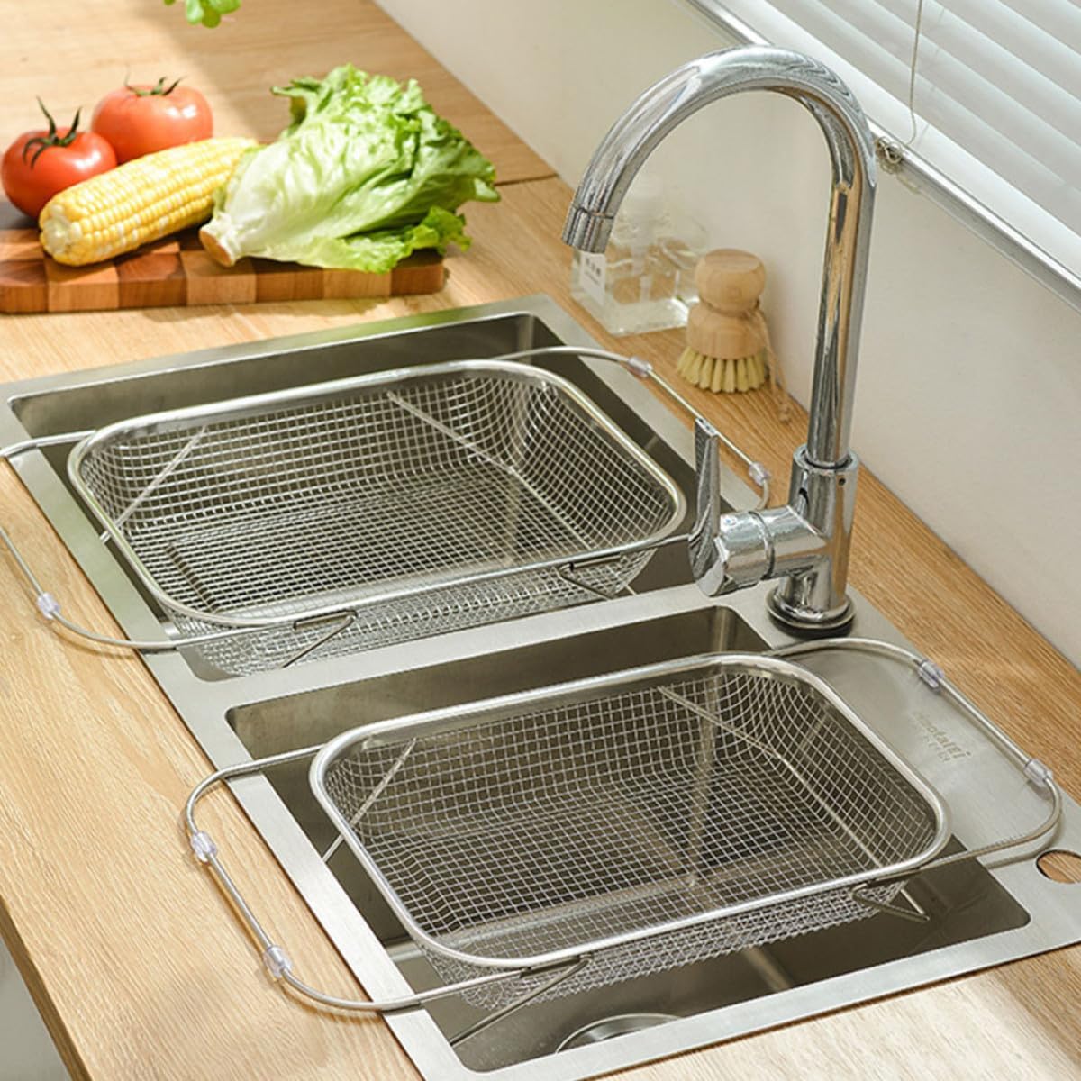 Stainless Steel Expandable Over-the-sink Drain Basket Medium Size Kitchen Strainer for Washing Fruits Vegetables and Dishware Food Storage Colander