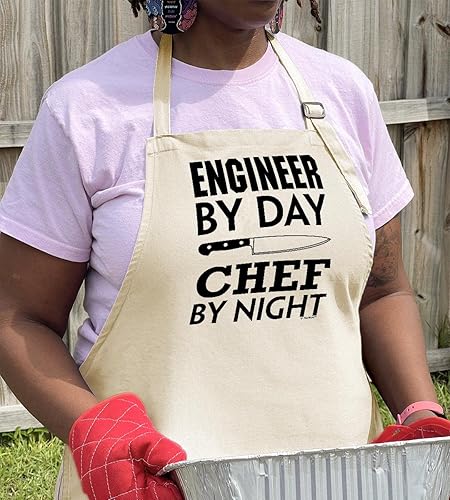 Miniatura 3 de Engineer By Day Chef By Night - Delantal ajustable con dos bolsillos