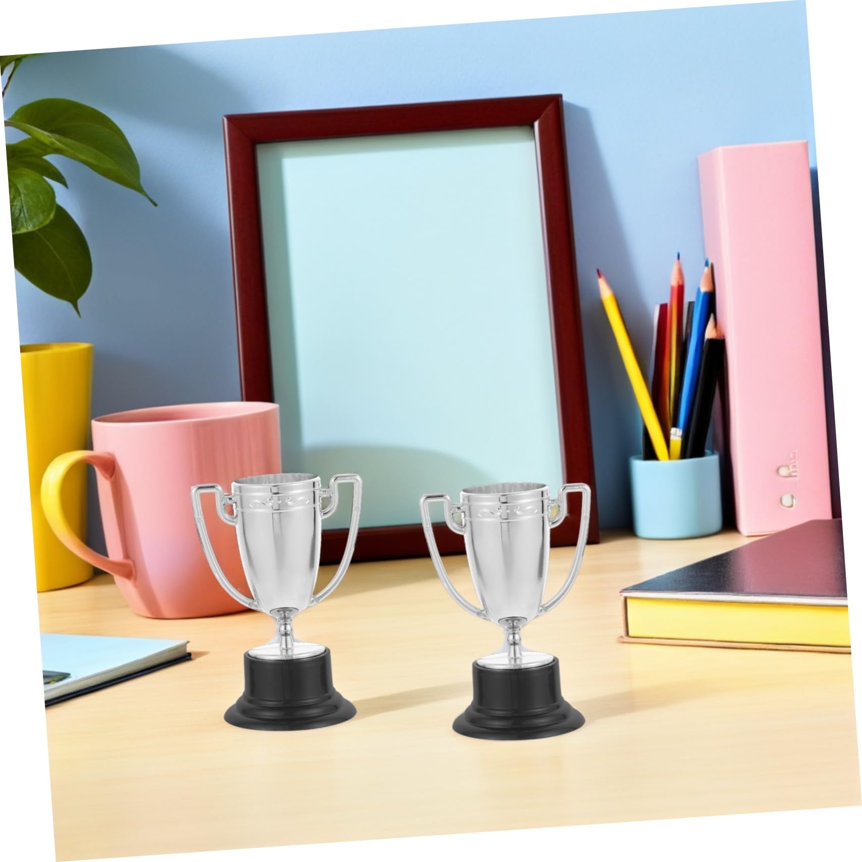 Hemobllo Mini de Plástico Dorado Pequeños Copas Premio para Premios Deportivos para Fiesta Recompensas Aula Oficina