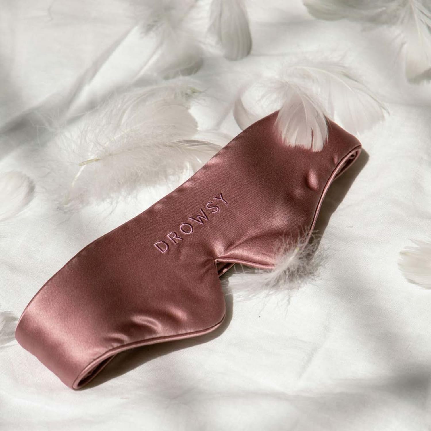 Drowsy Antifaz para dormir de peso pluma, capullo de seda ligero que bloquea la luz para un sueño de lujo con un toque fresco (Damask Rose)