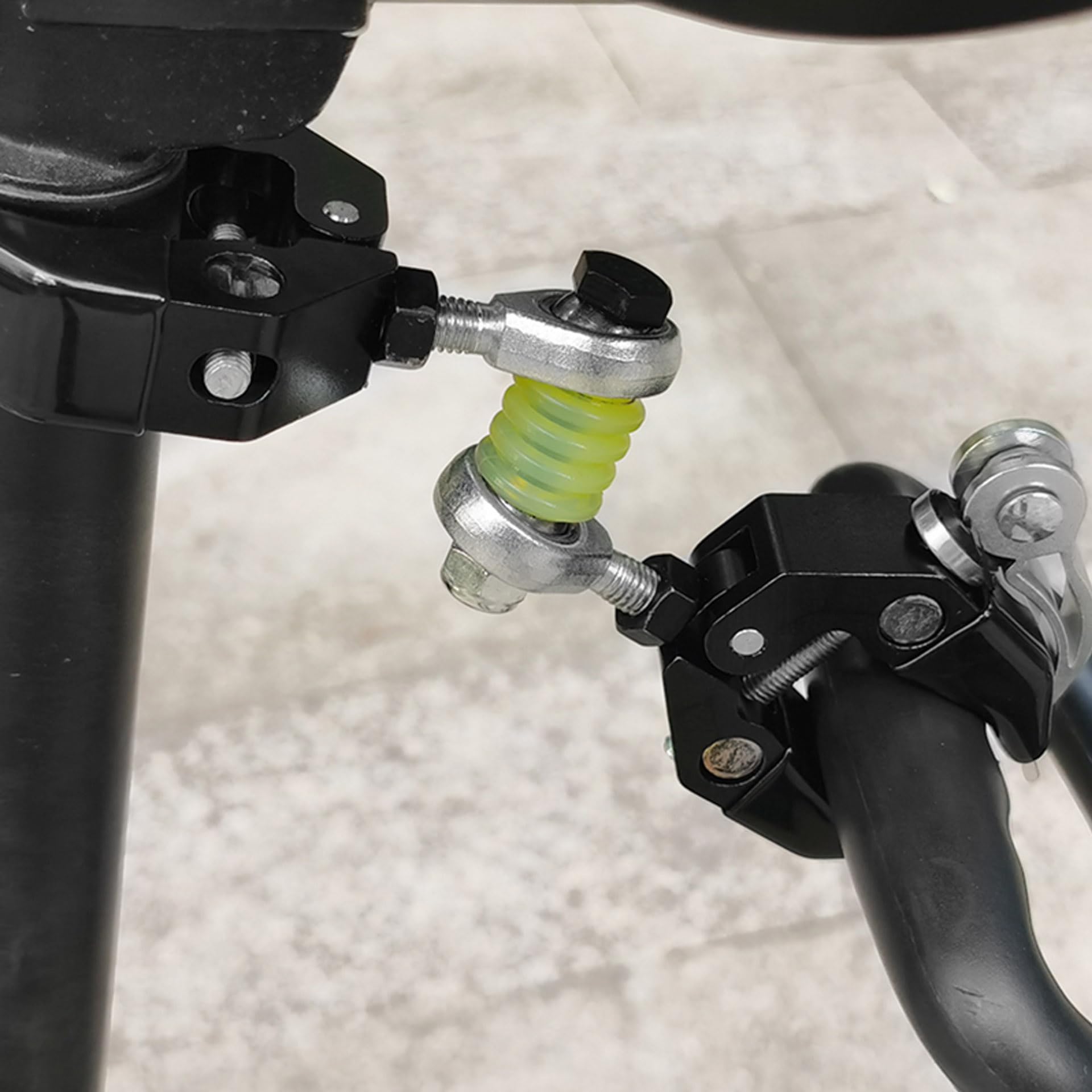 Mimoke Morsetto per portapacchi per bicicletta, 10 – 45 mm, robusto morsetto per il fissaggio di maniglie per carrello della spesa, trolley e bagagli, con rivestimento protettivo, tenuta sicura per il