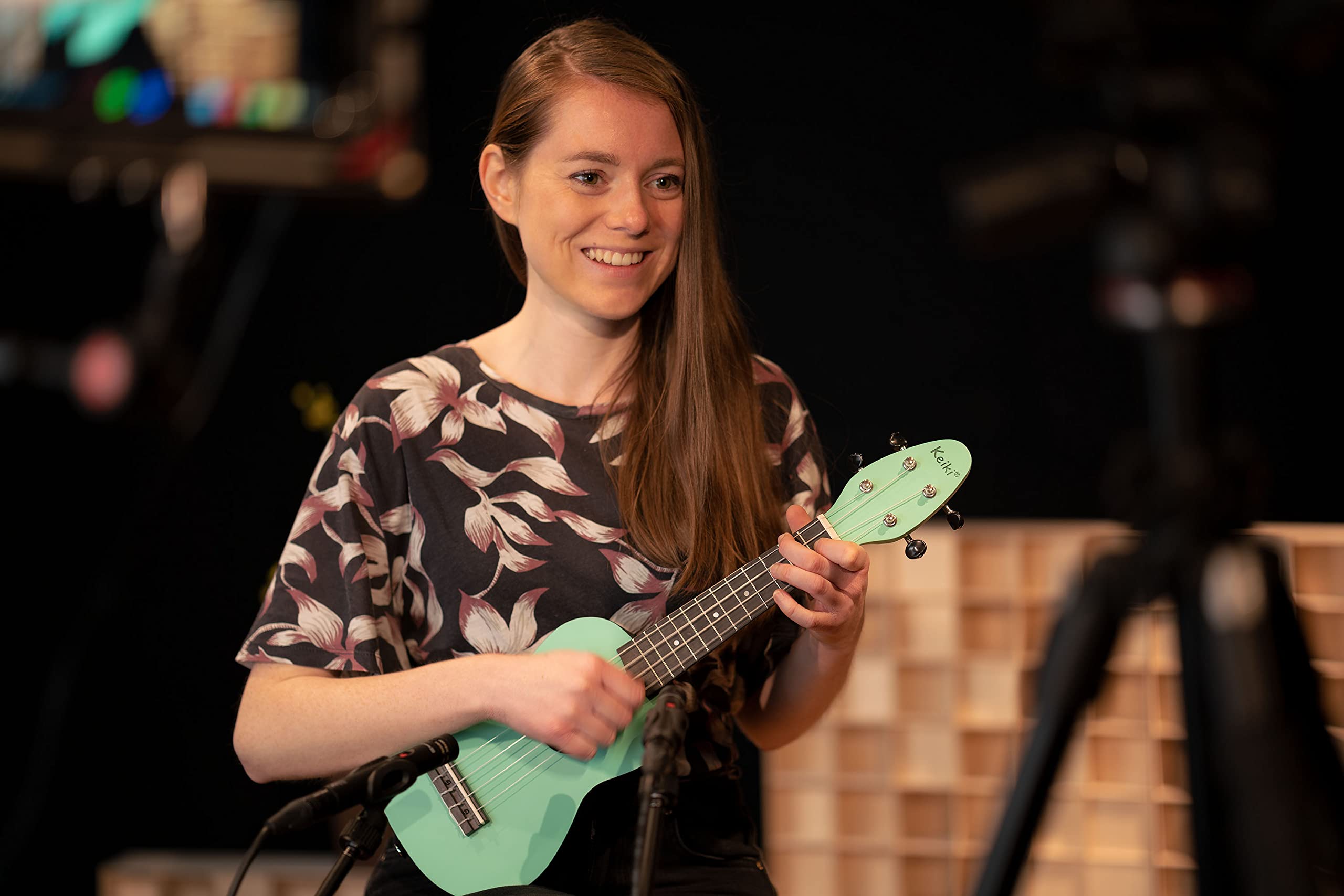 Ortega Guitars Akustyczne Ukulele Sopranowe – Seria Keiki K2 – w Zestawie z Akcesoriami – Agathis/ABS, Kolor Miętowy (K2-CBM)