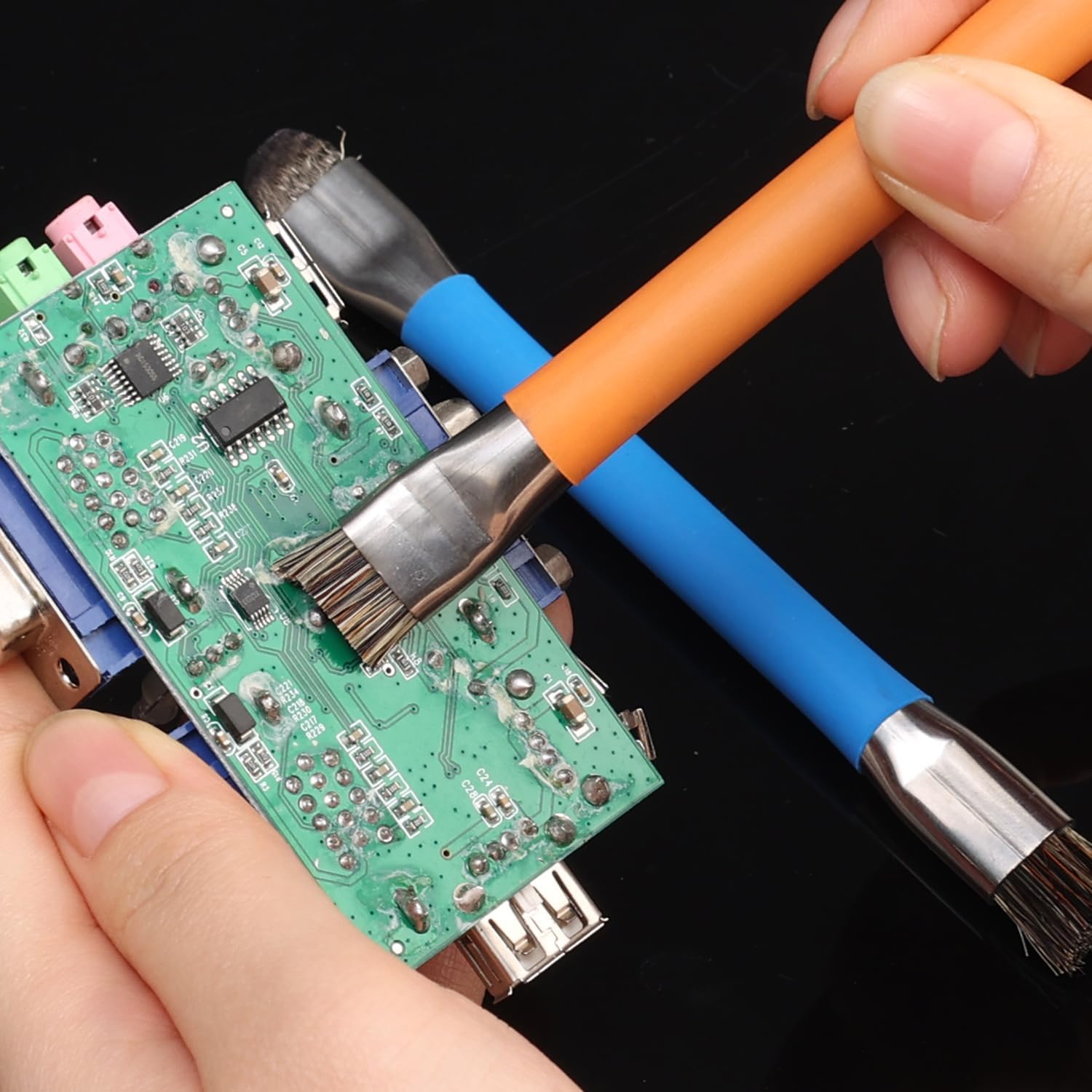 Safe Brush Anti-Static Motherboard PCB Cleaning Brushes for Mobile Phone Repair Tools Kit Double Head Convenience, Random Color (1Pcs)